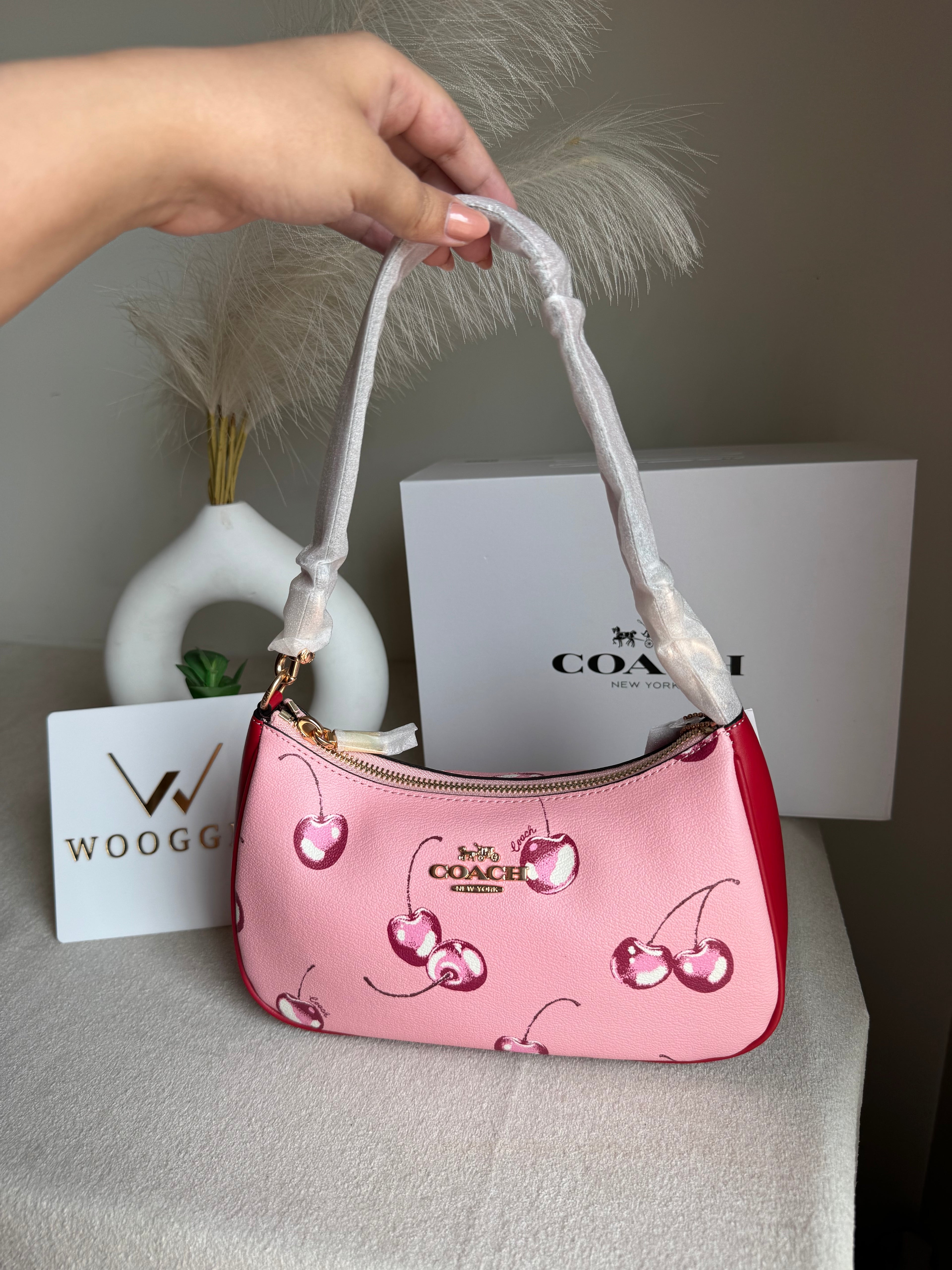 Coach TERI PREMIUM (Pink Cherries) - MAGNETIC BOX PACKING