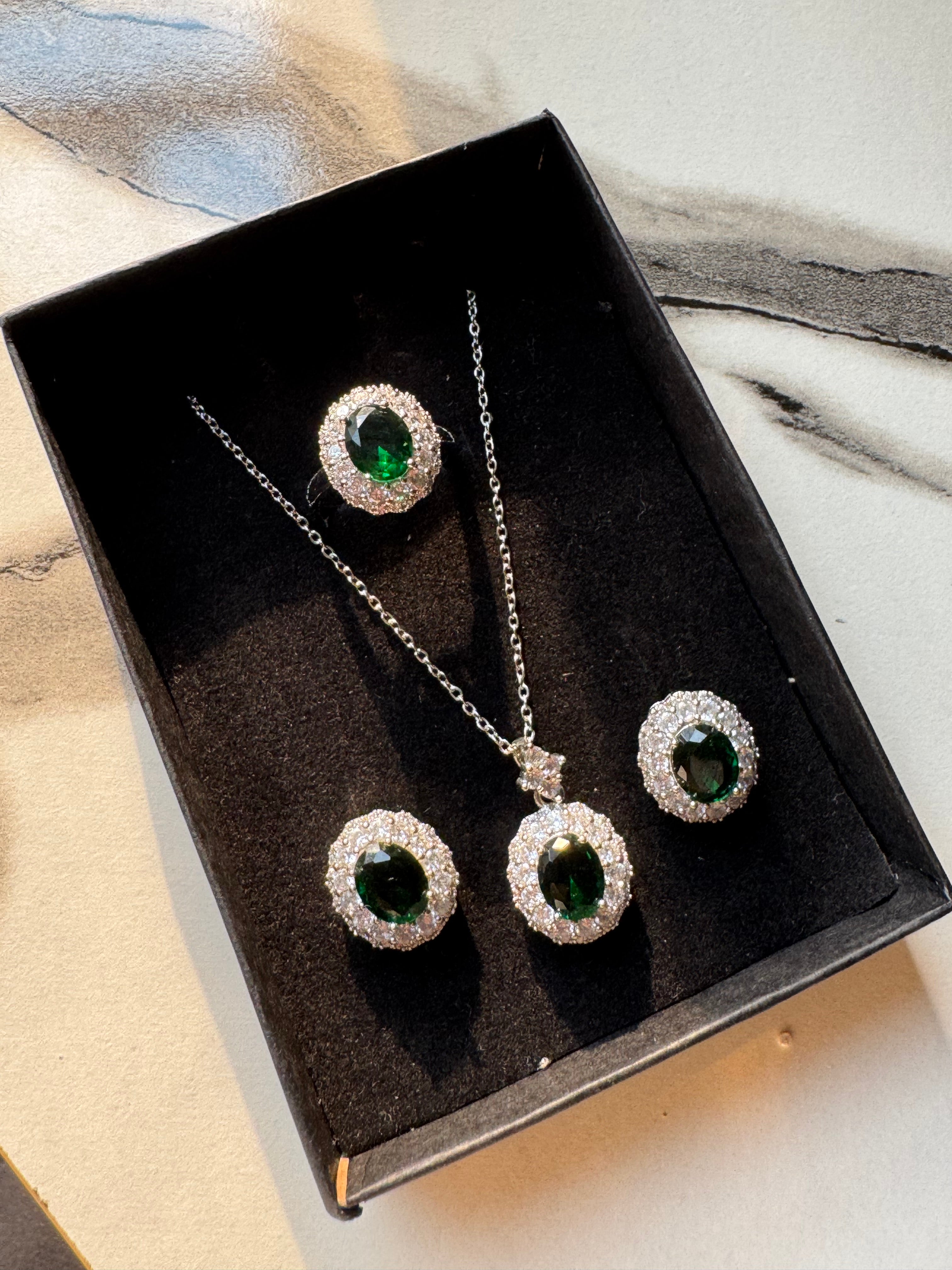 Emerald Green Set with Ring