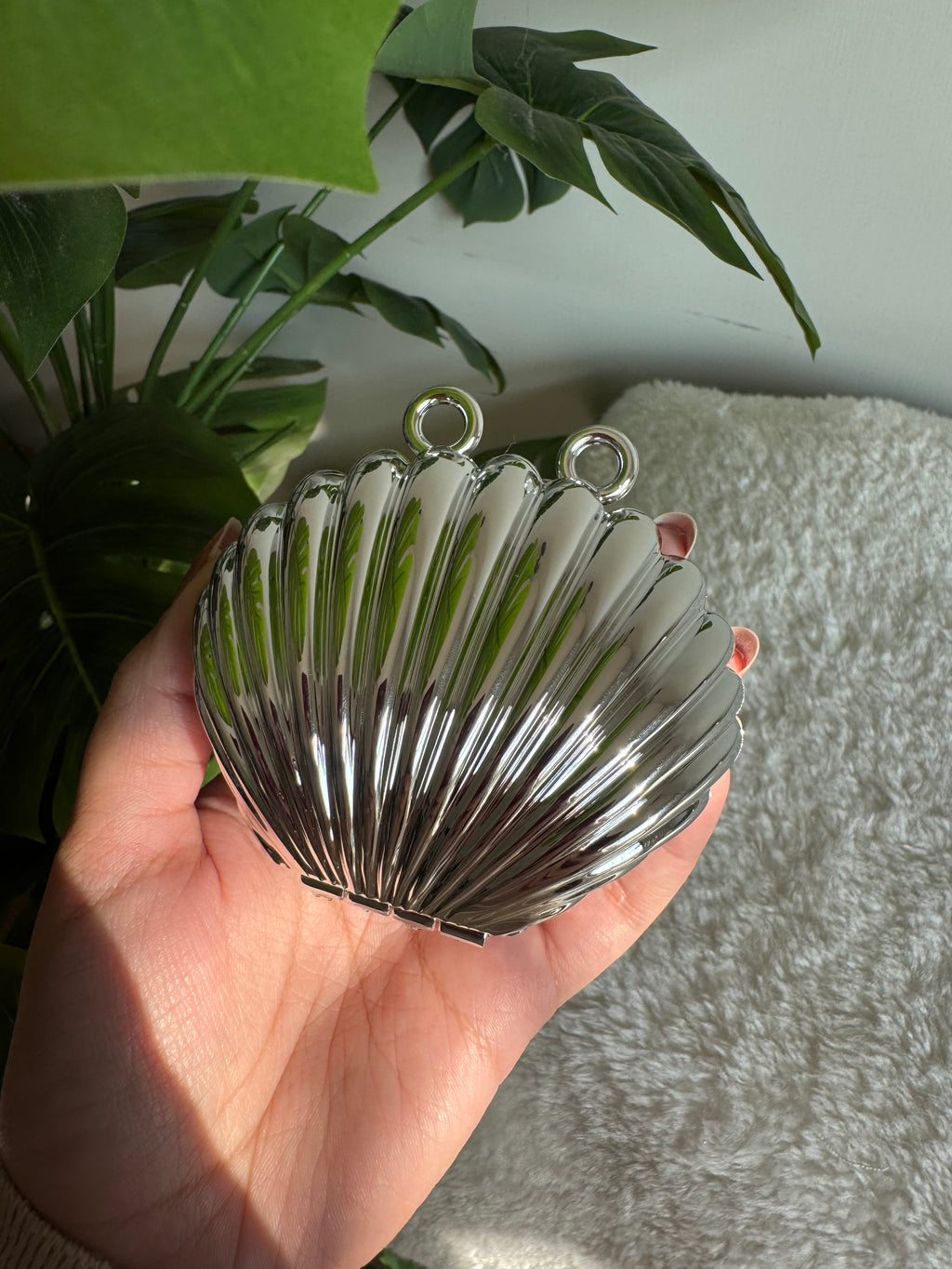 Shell Acrylic Clutch with Pearl Chain - Silver