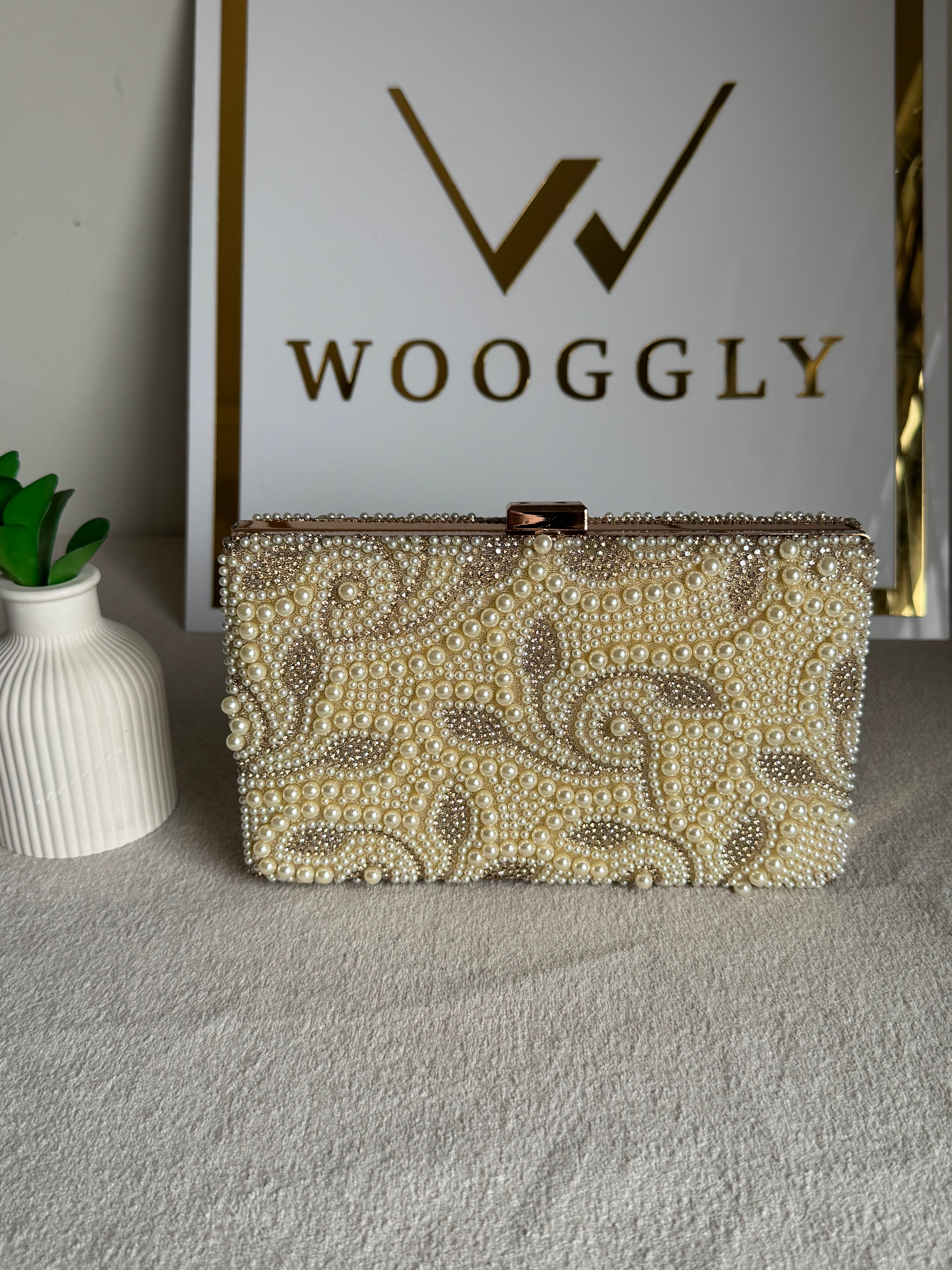 Slay Pearl Clutch