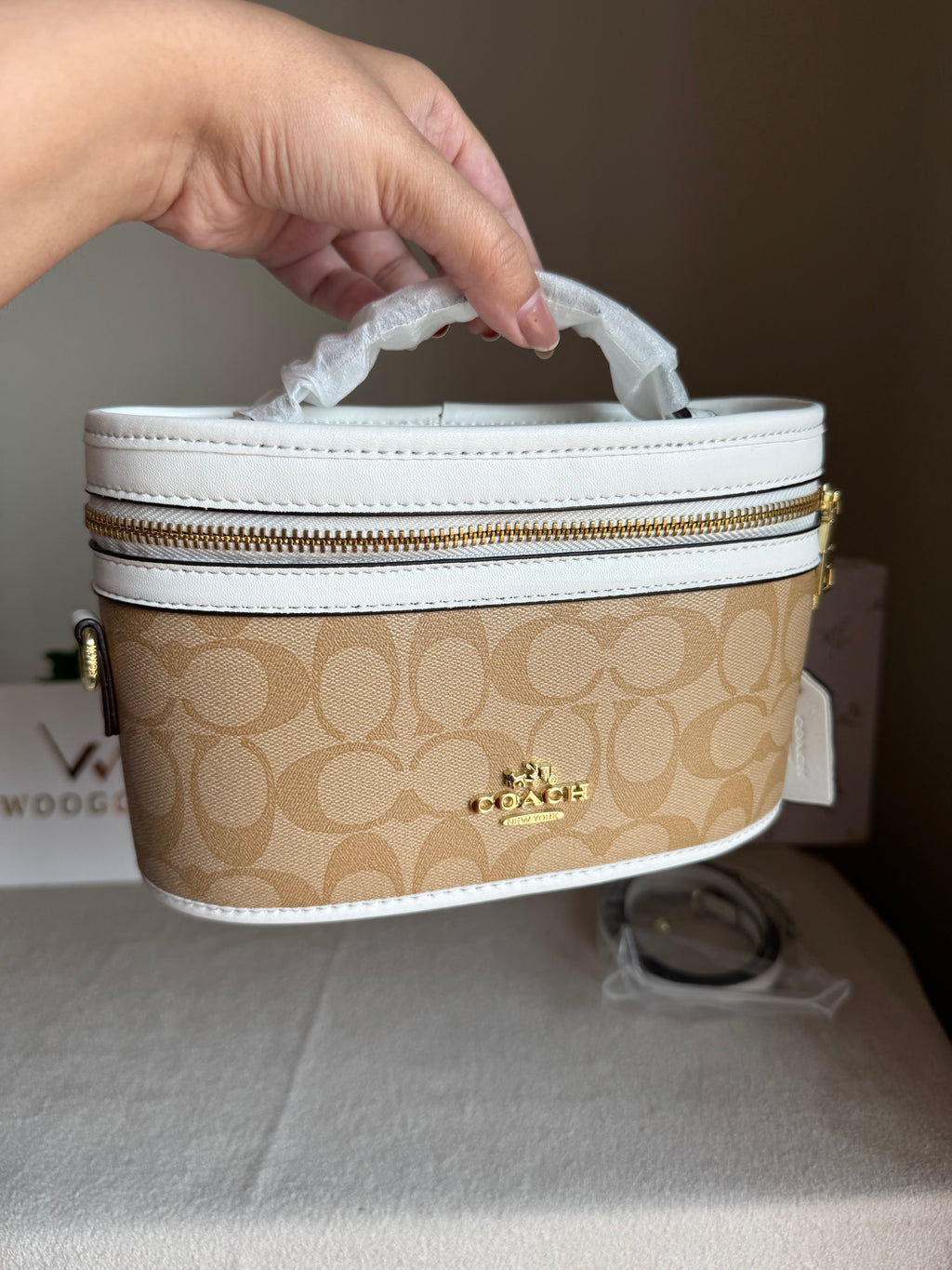 COACH Premium Bucket Bag (Apricot White) with Long Strap - BOX PACKING (Copy)