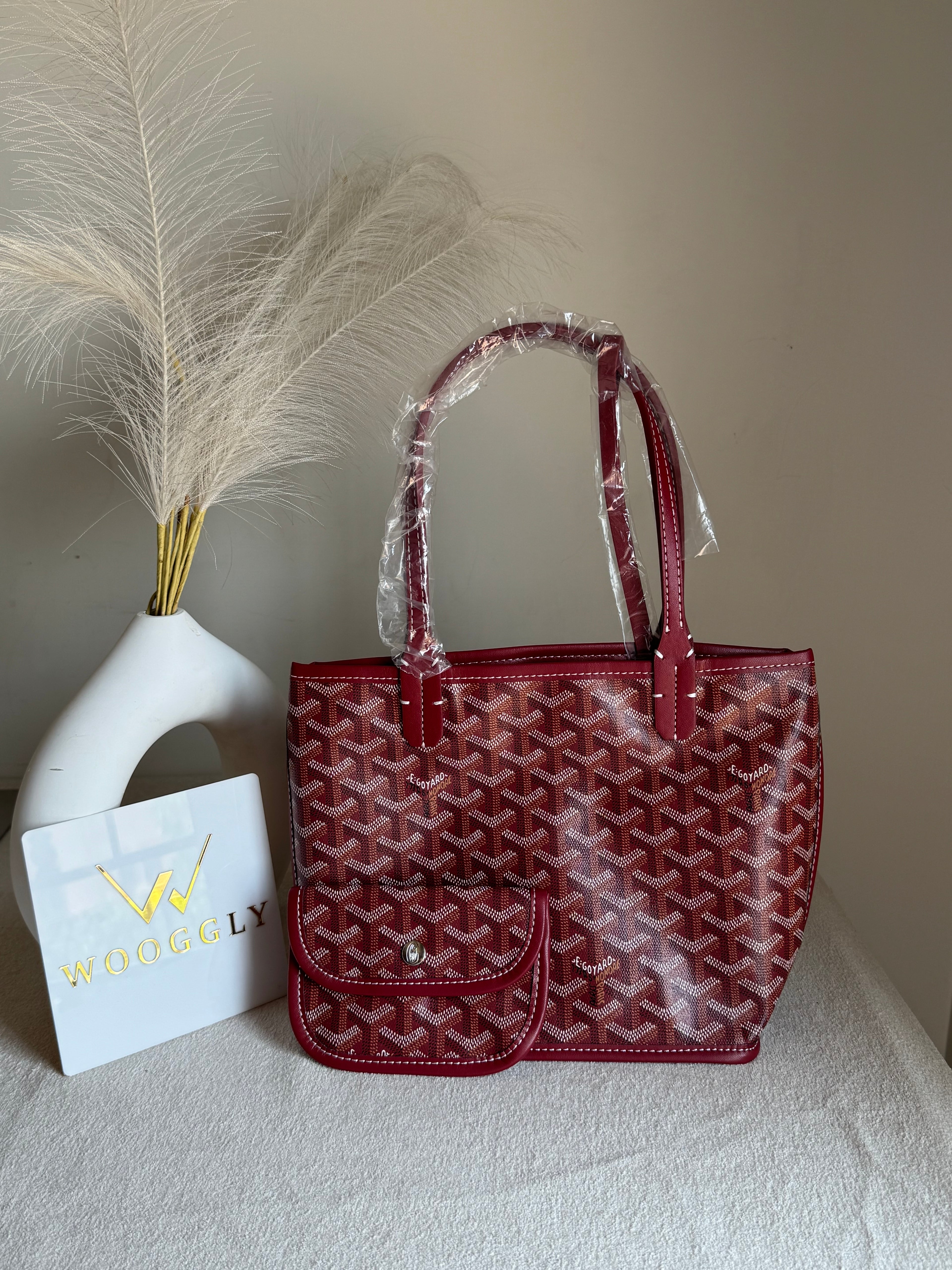 Go Yard Tote Bag - Maroon with Magnetic Box