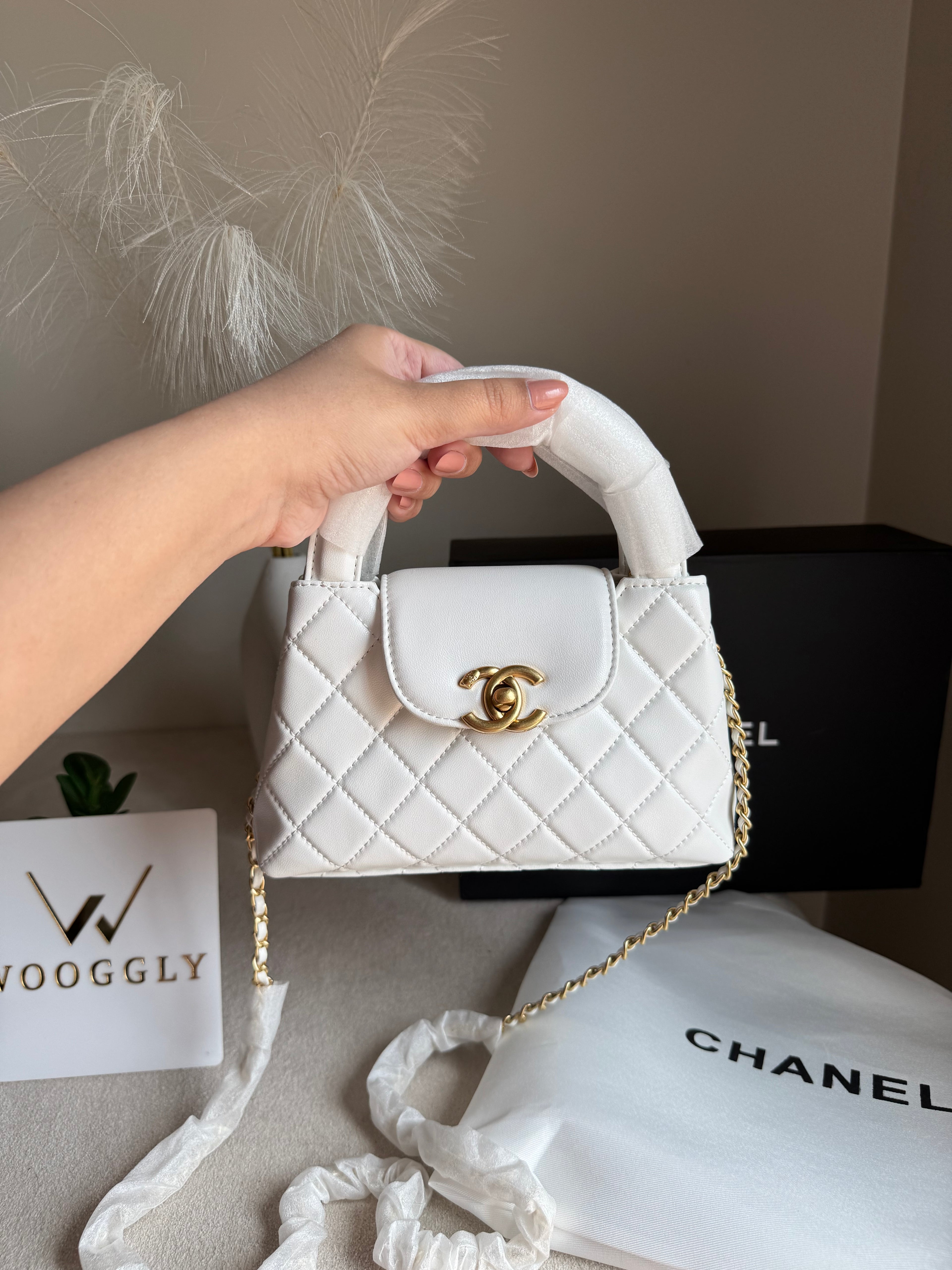 CH Premium Viral Quilted Bag – White with Box Packaging