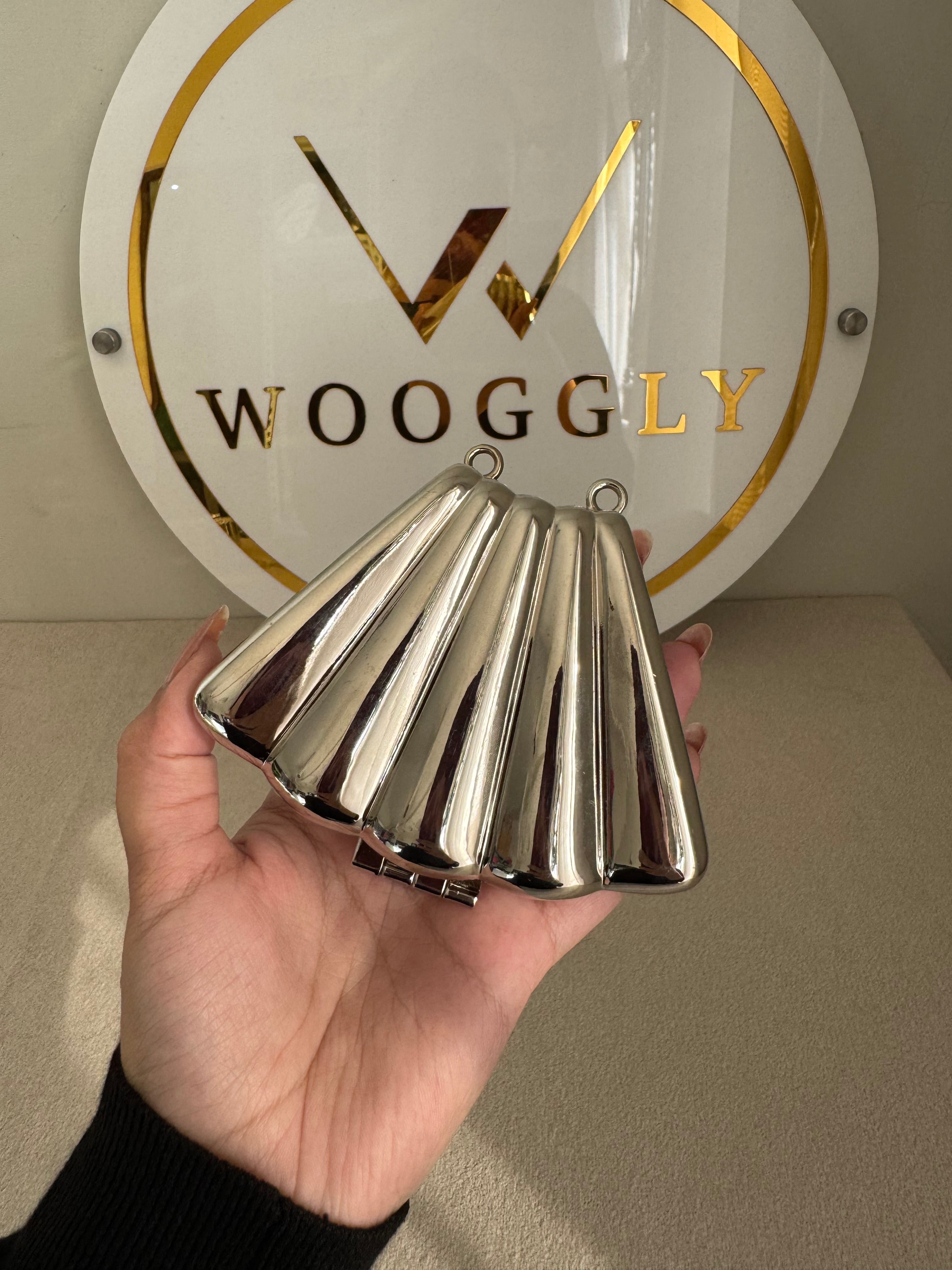 Metallic Classy Shell Clutch with Chain - Mini Silver