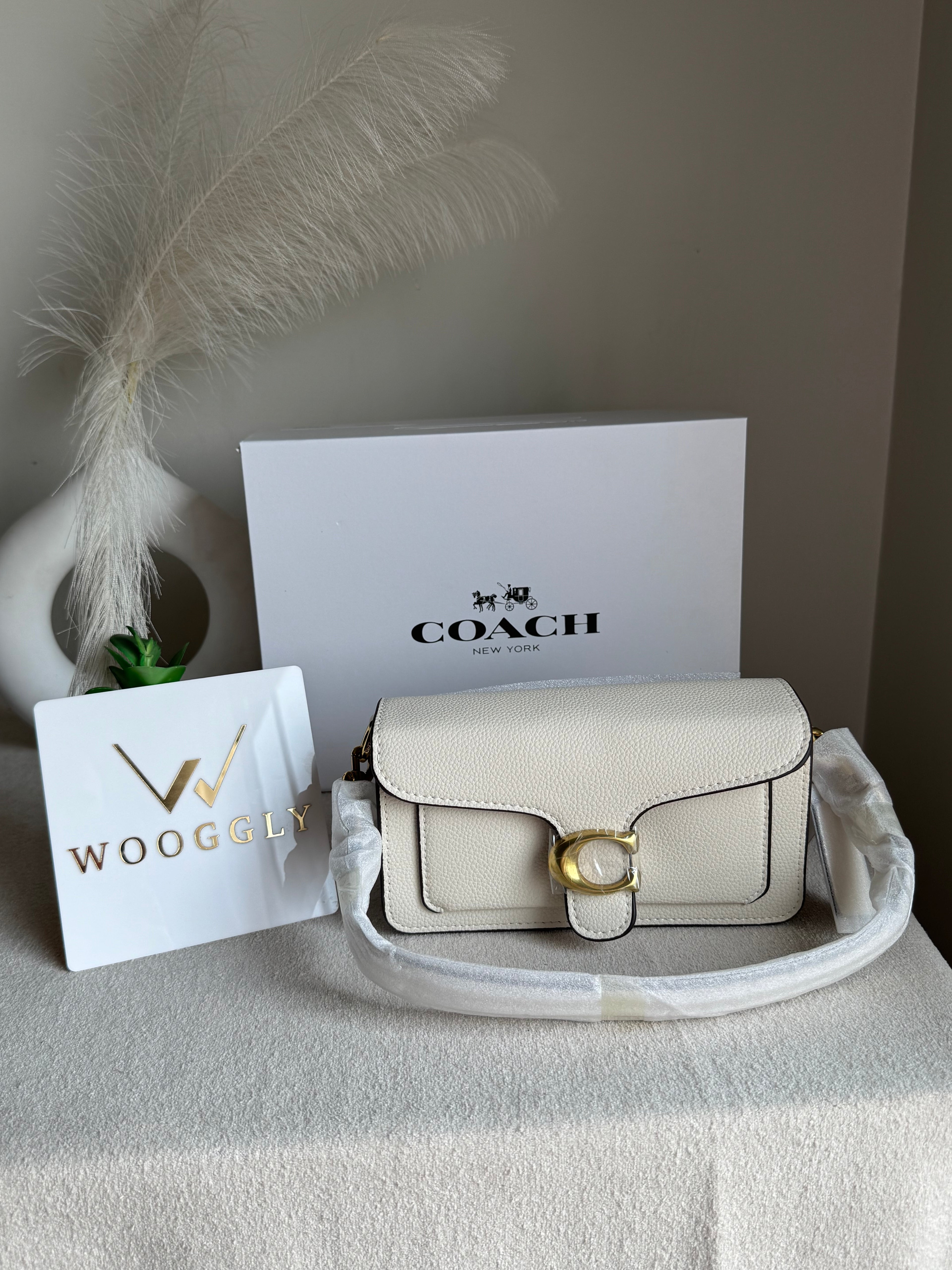 Coach TABBY Premium 20 (MINI) White - Magnetic BOX PACKING