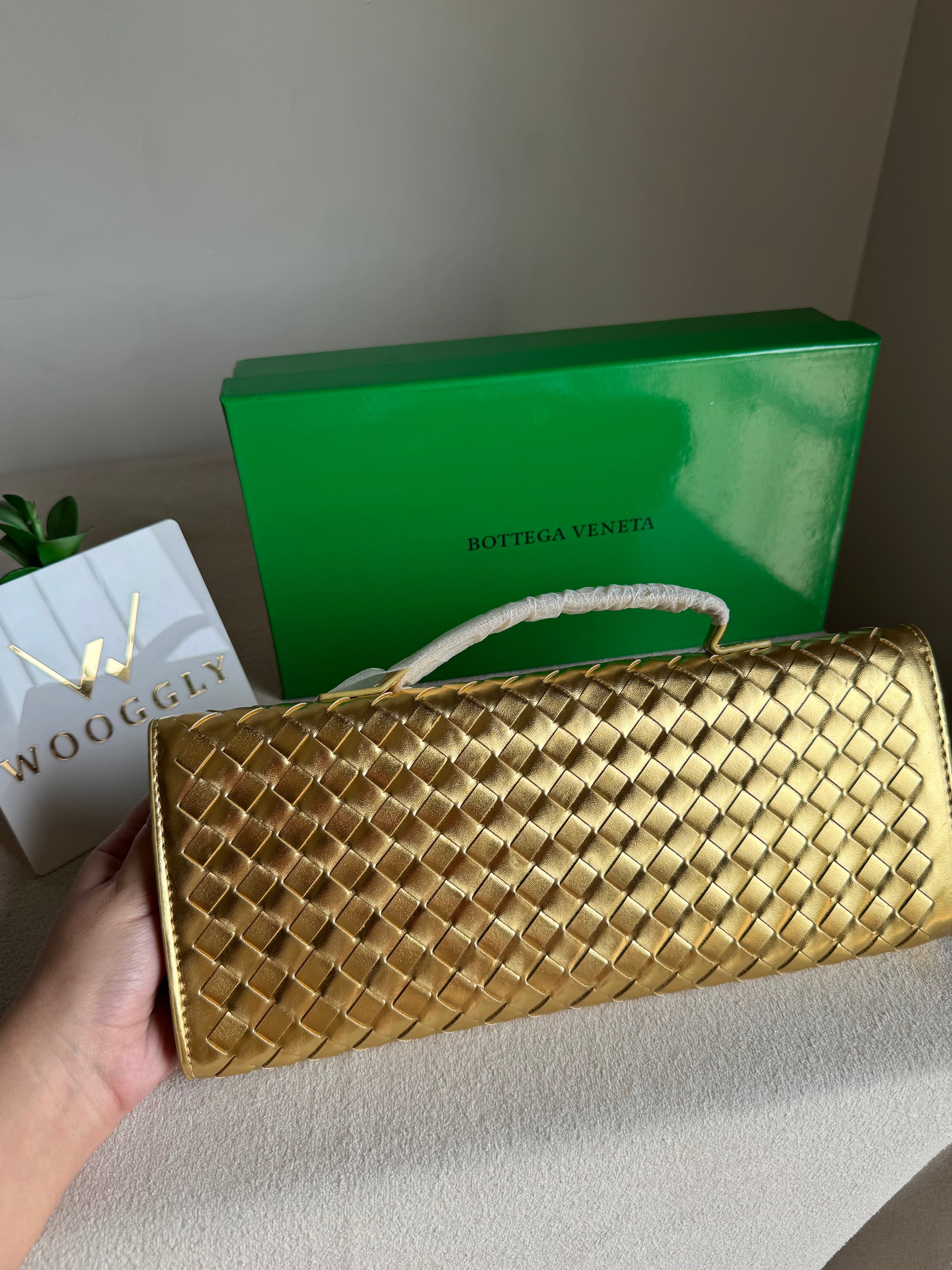 Premium Bottega Veneta Viral Bag with BOX Packing - Champagne