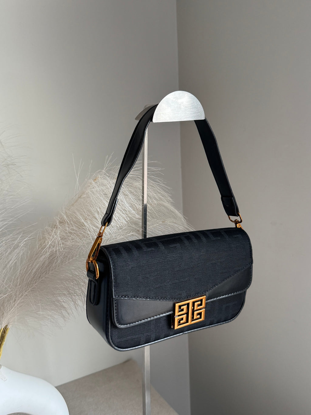 Chic Baguette Bag Black