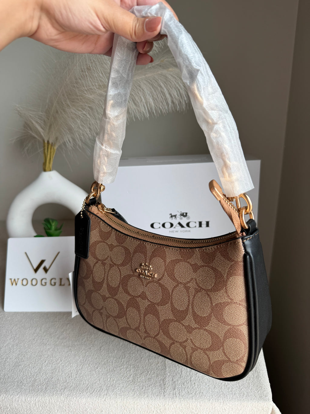 COACH TERI PREMIUM (Apricot Black) - BOX PACKING