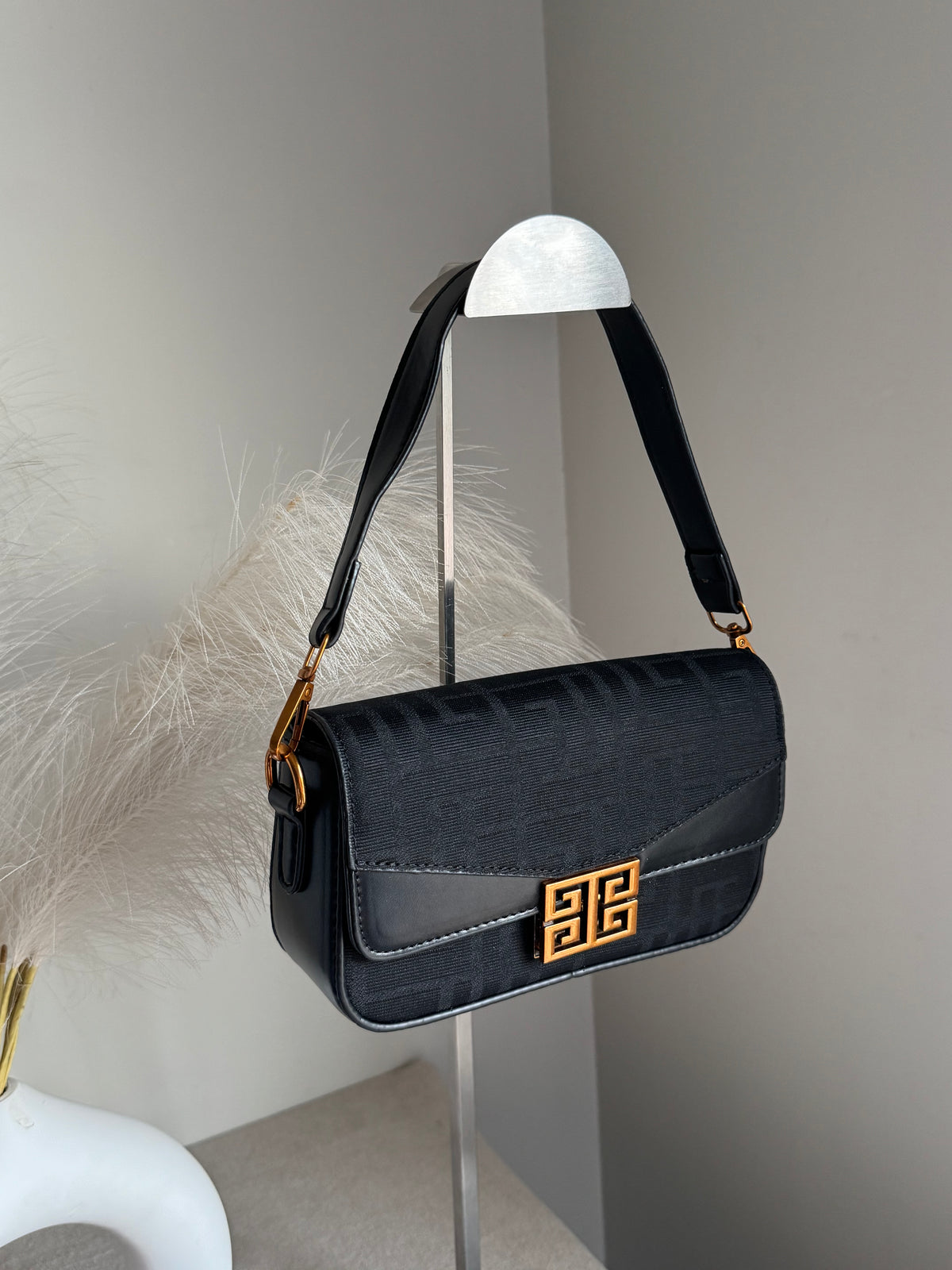 Chic Baguette Bag Black