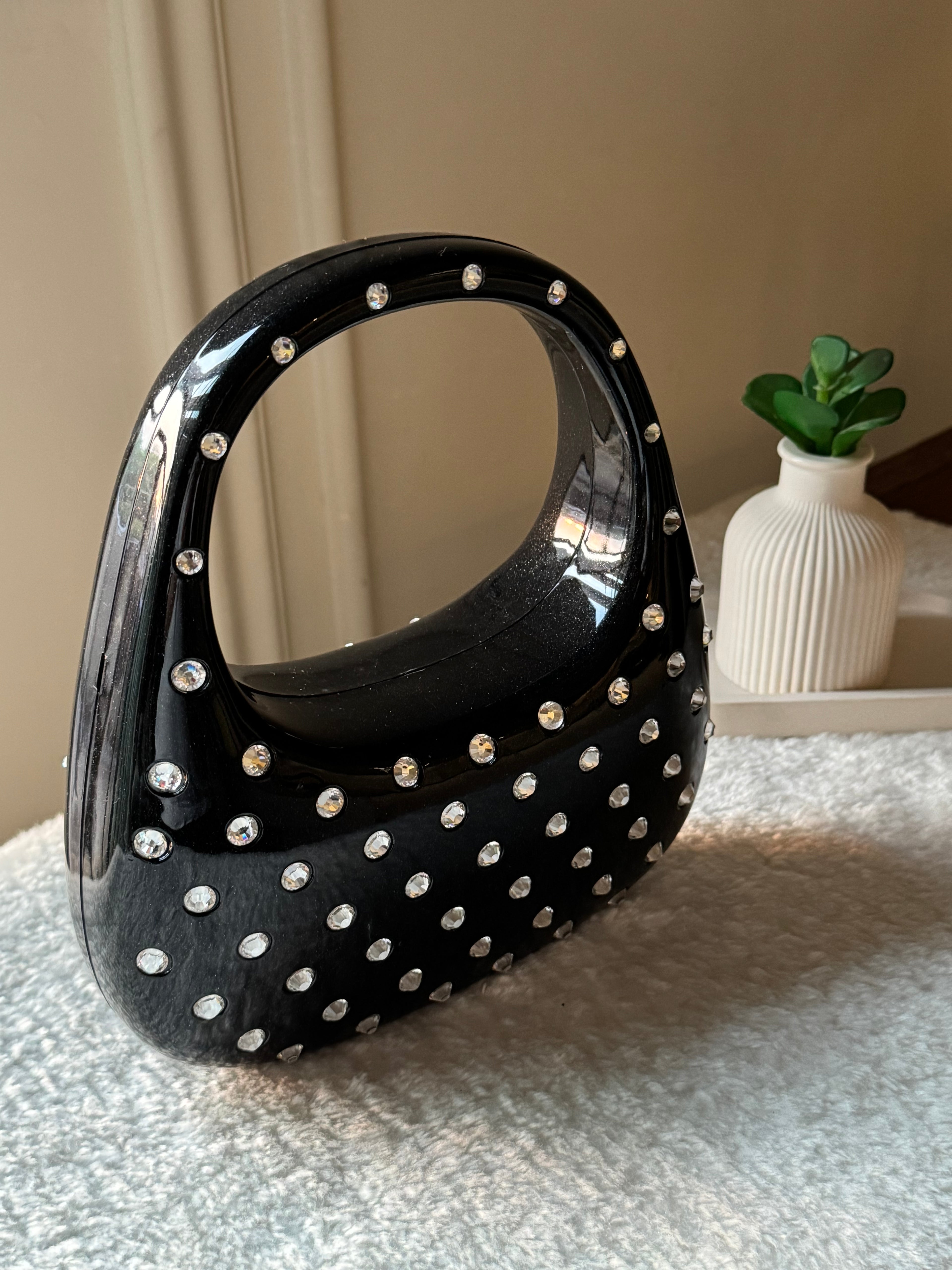 Glimmer Clutch (Black) with Long Chain