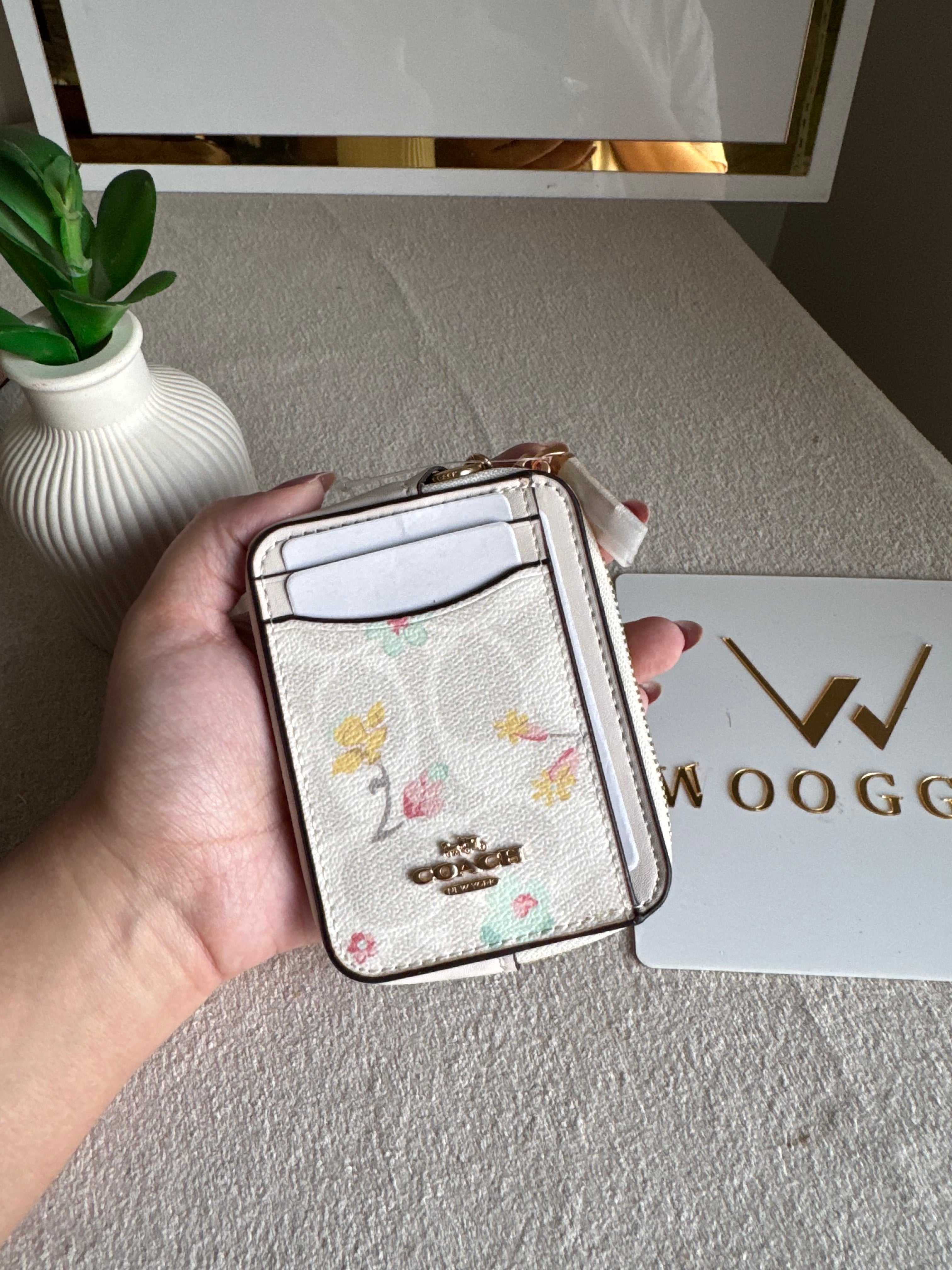 Coach Zip Card Case - Cute White Floral