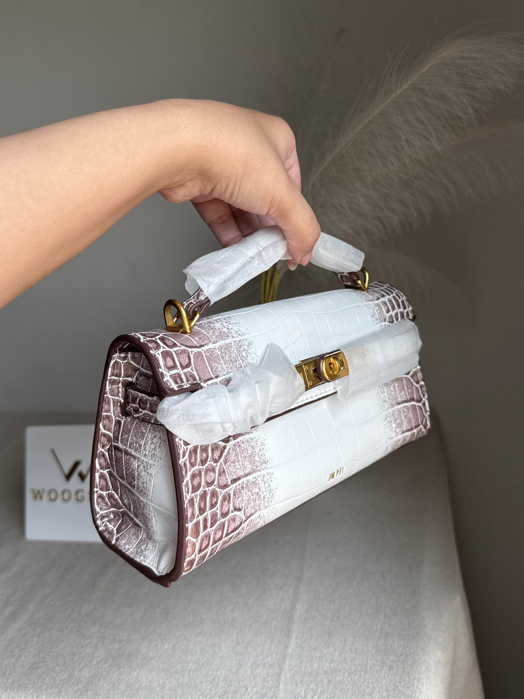 Noor Top Handle Bag - Leather White & Burgandy