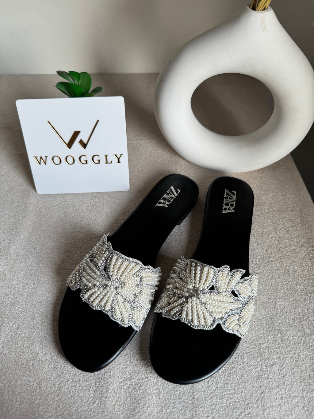 Zara Sugar Bloom Slides - Black