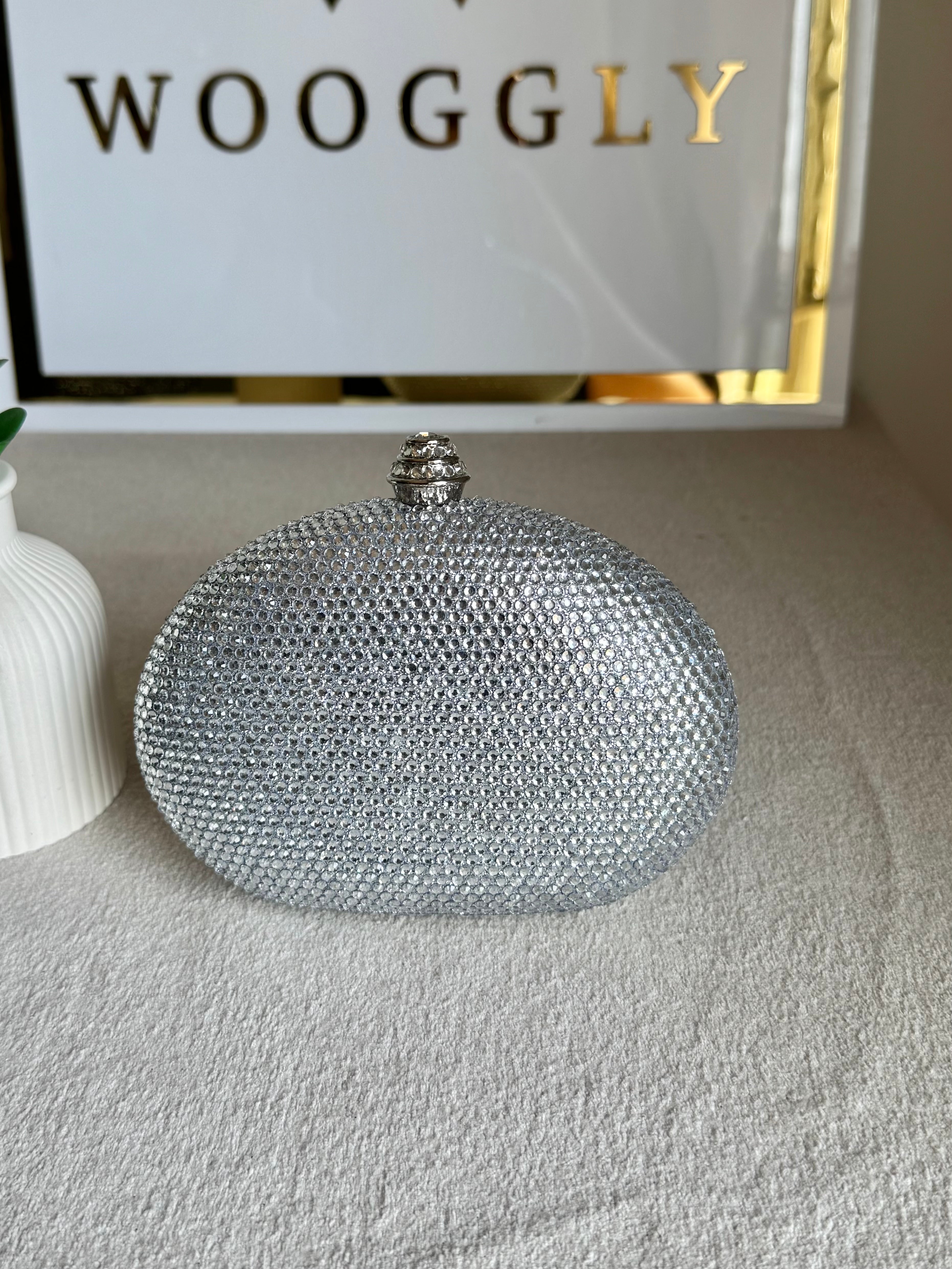 High Quality Luxe Statement Clutch - Silver
