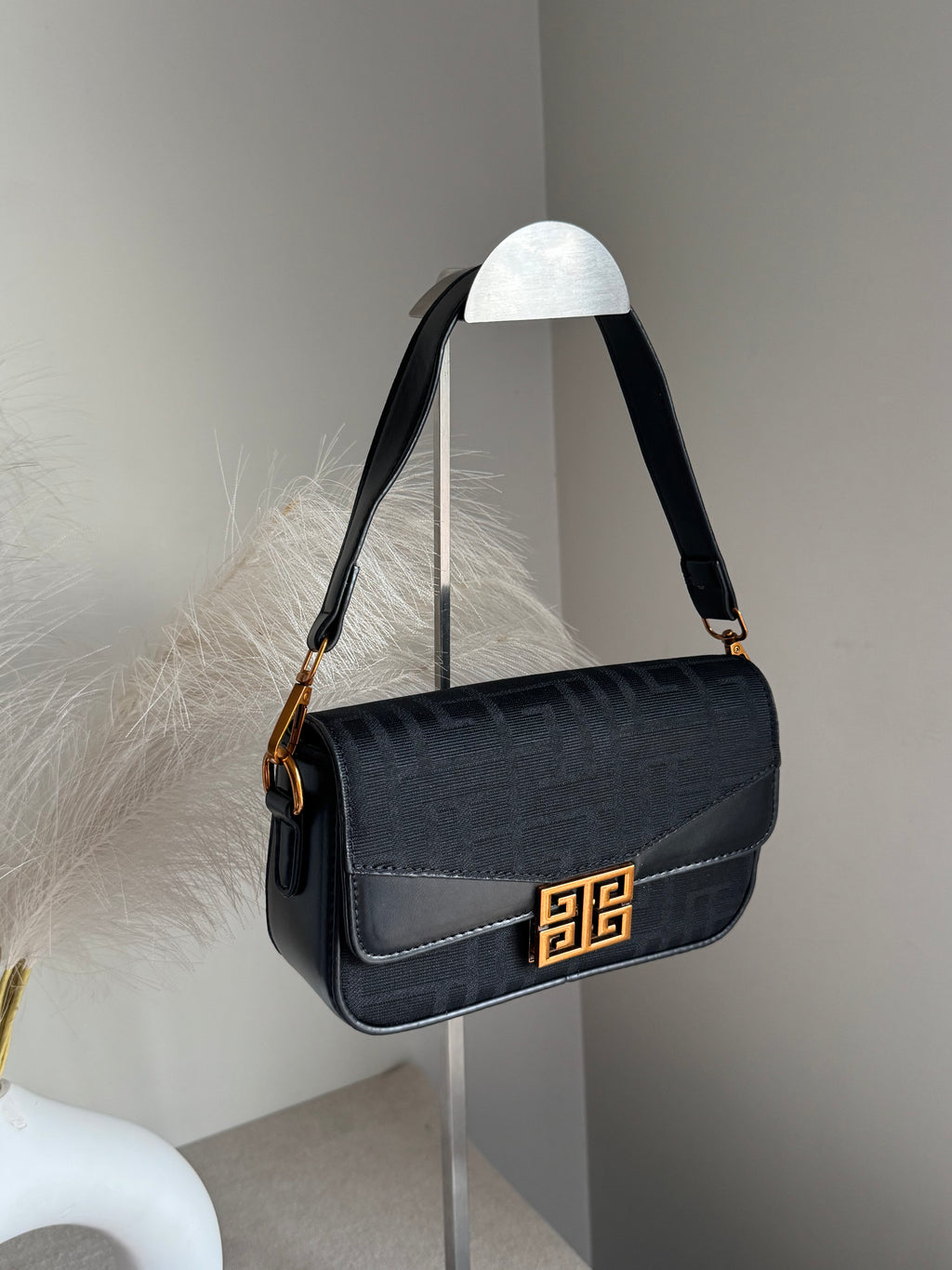 Chic Baguette Bag Black