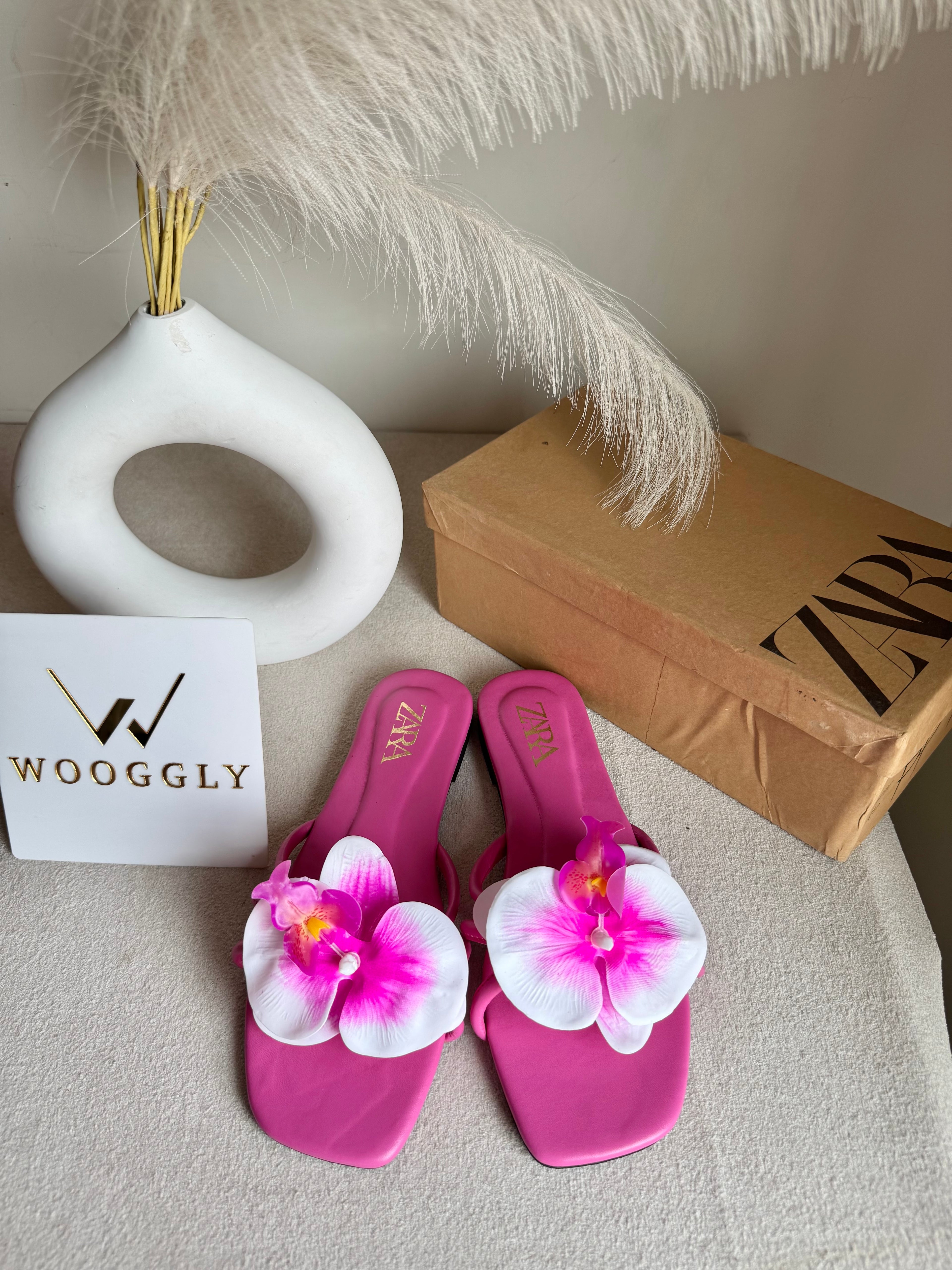 VIRAL FLOWER SLIDES - Hot Pink