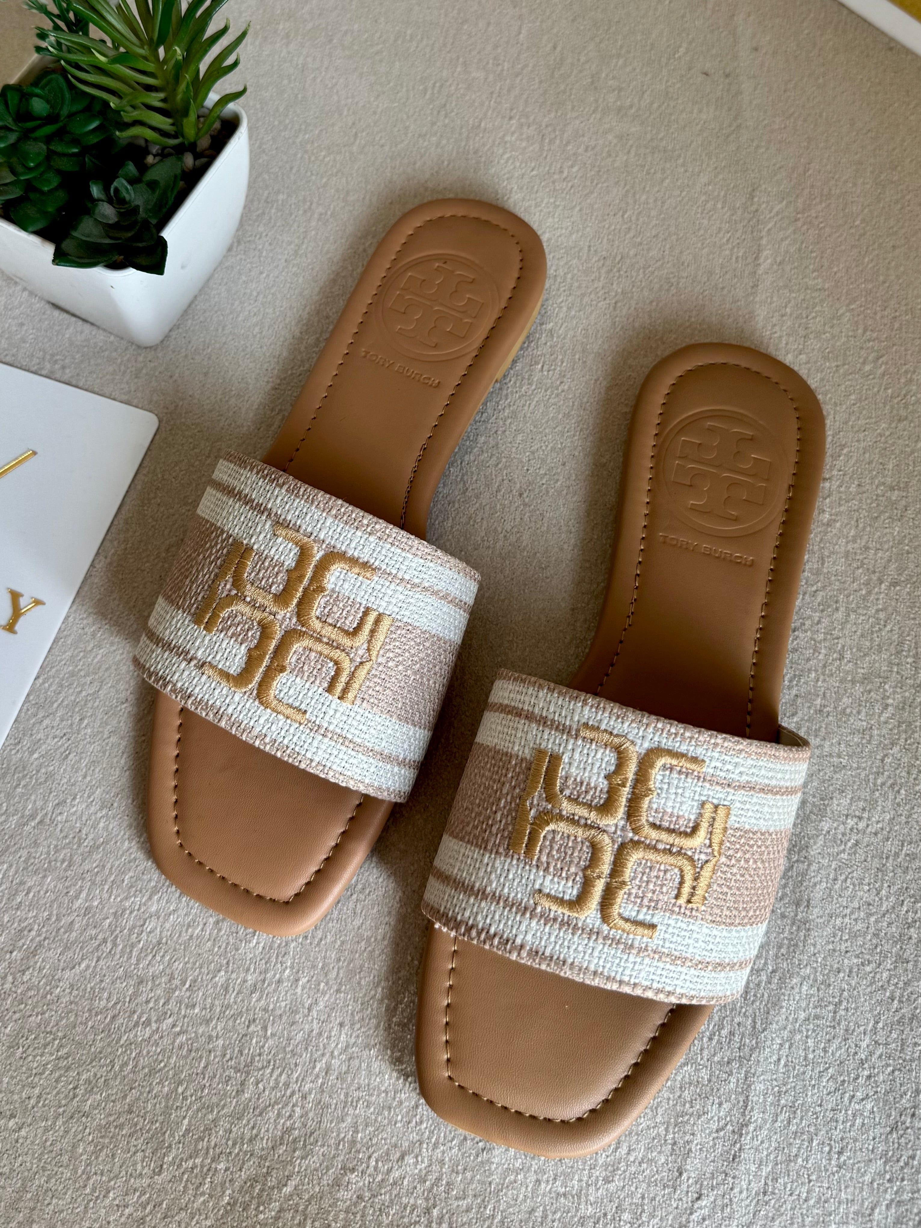 Tory Burch Nyra Slides - Beige
