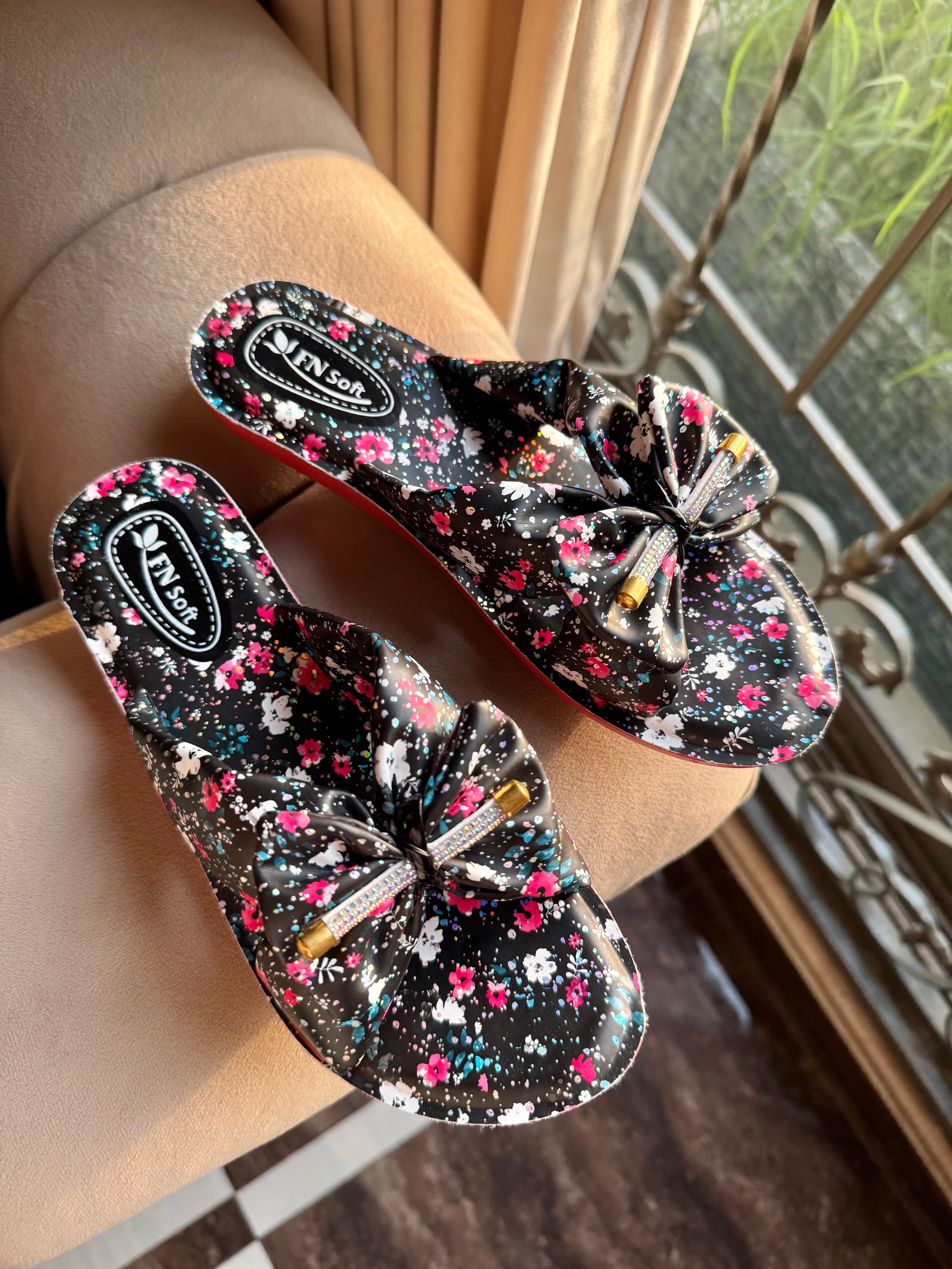 Soft Floral Fantasy Slides - Black