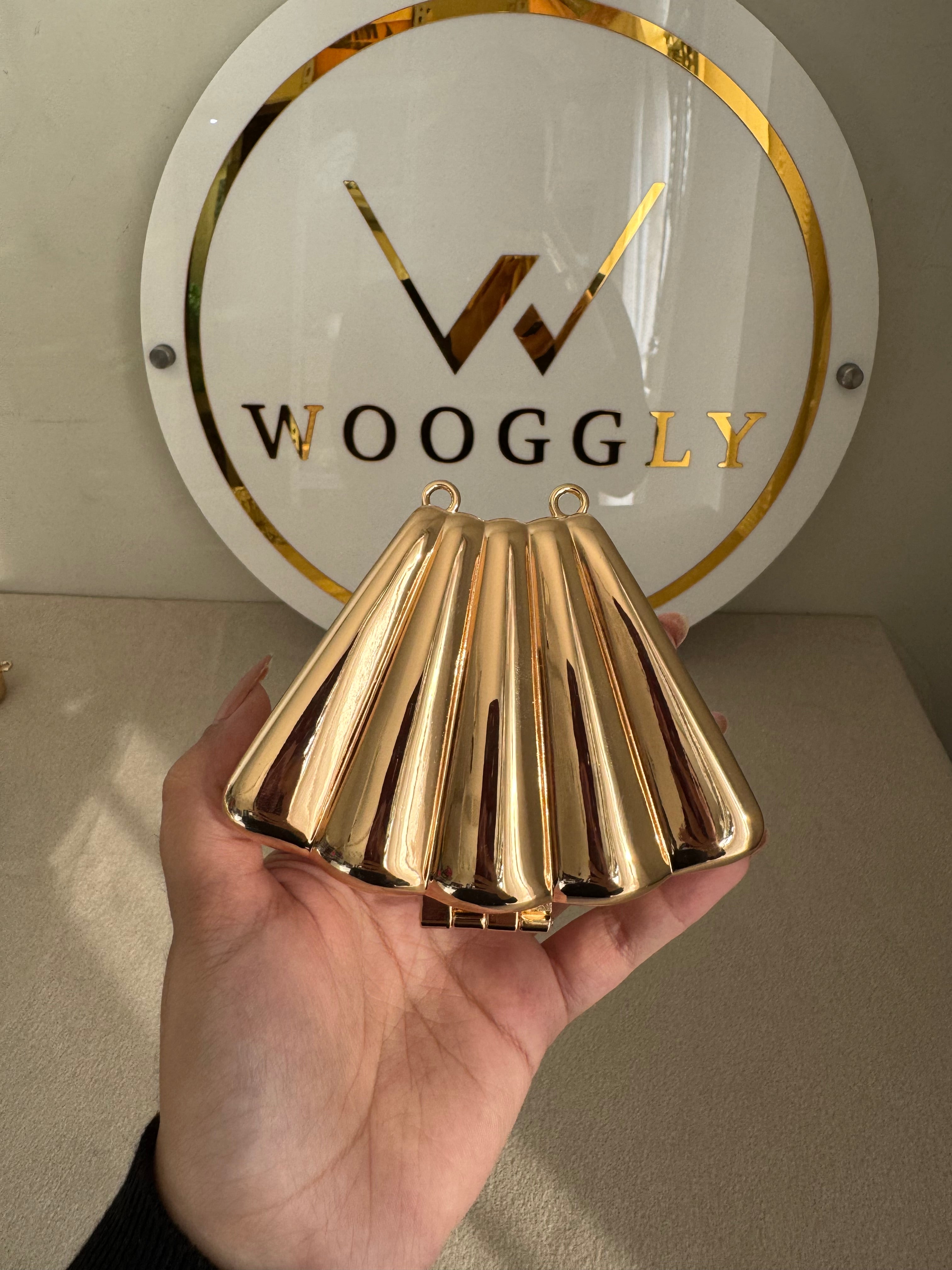 Metallic Classy Shell Clutch with Chain - Mini Gold