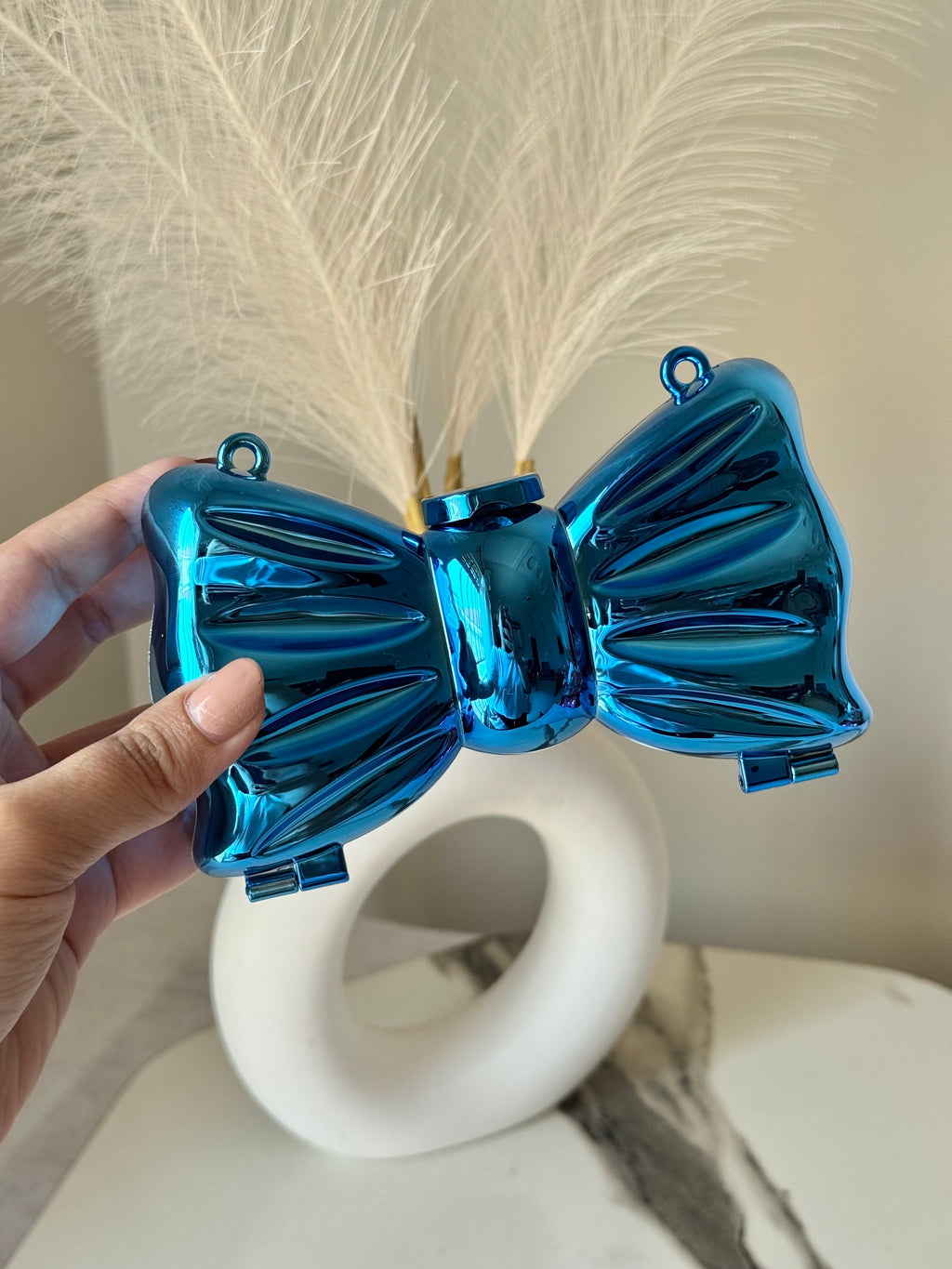 Bow Clutch - Blue with Chain