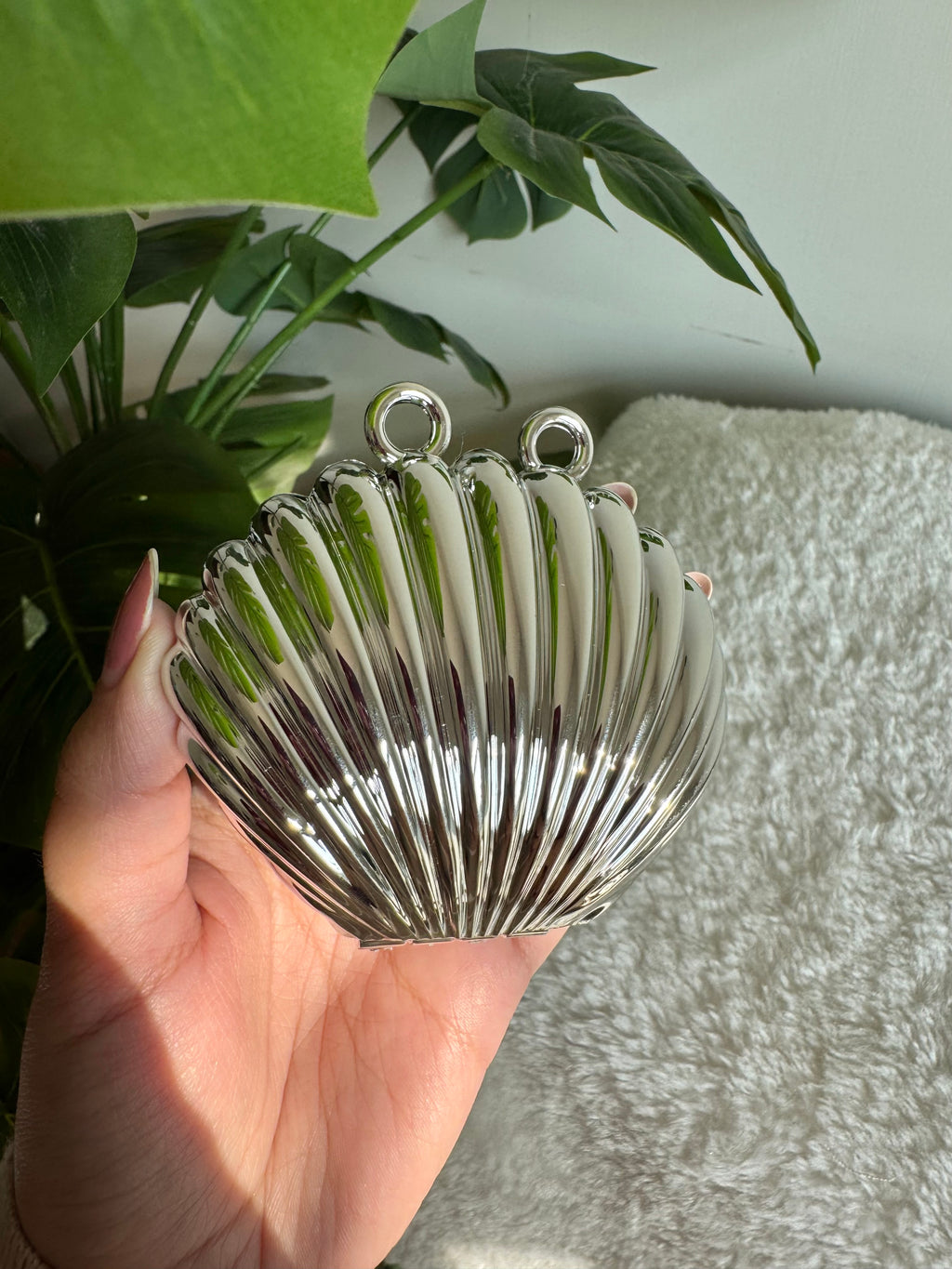 Shell Acrylic Clutch with Pearl Chain - Silver