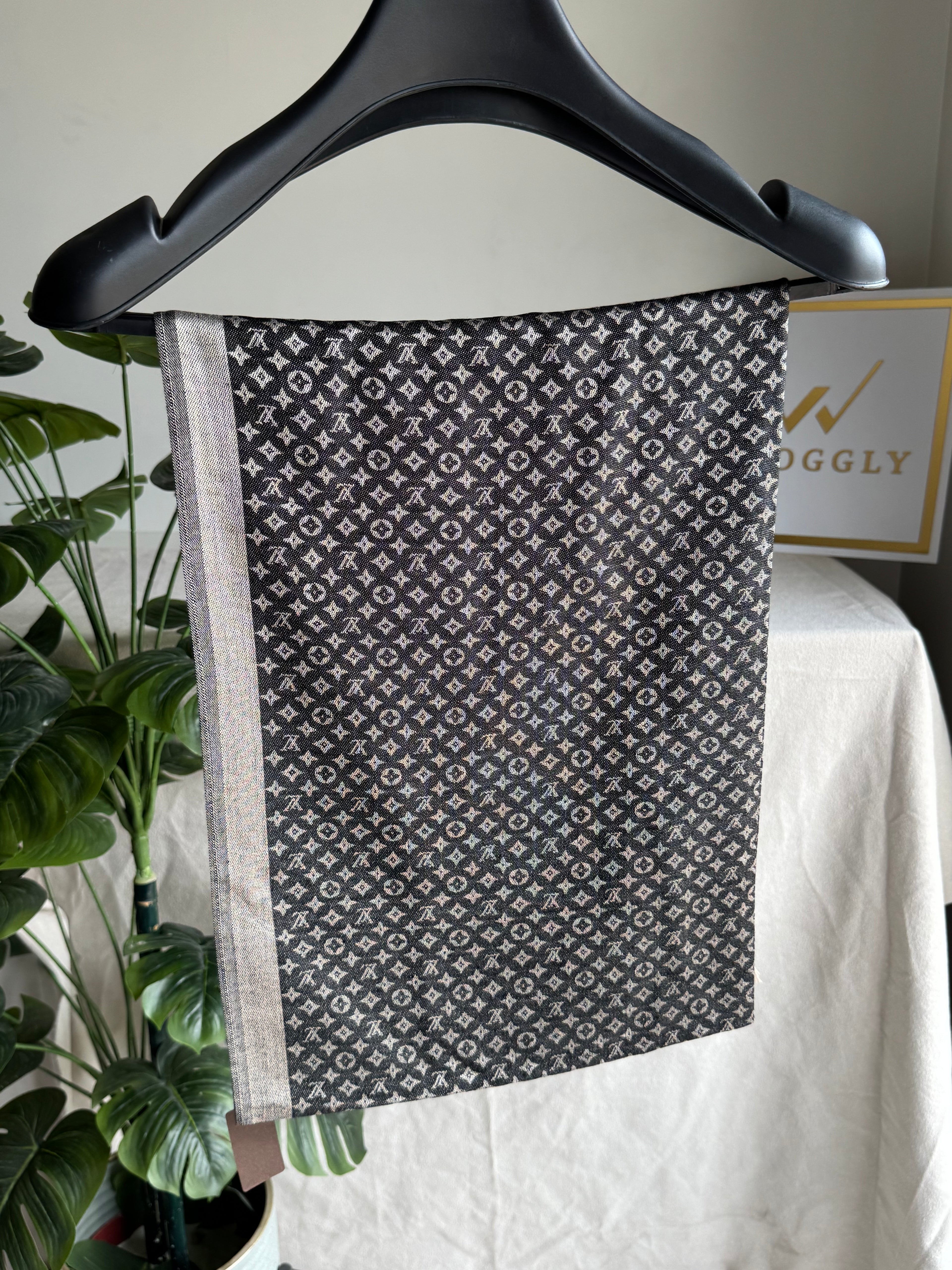 ALL SEASON LV Scarf - Black & Grey