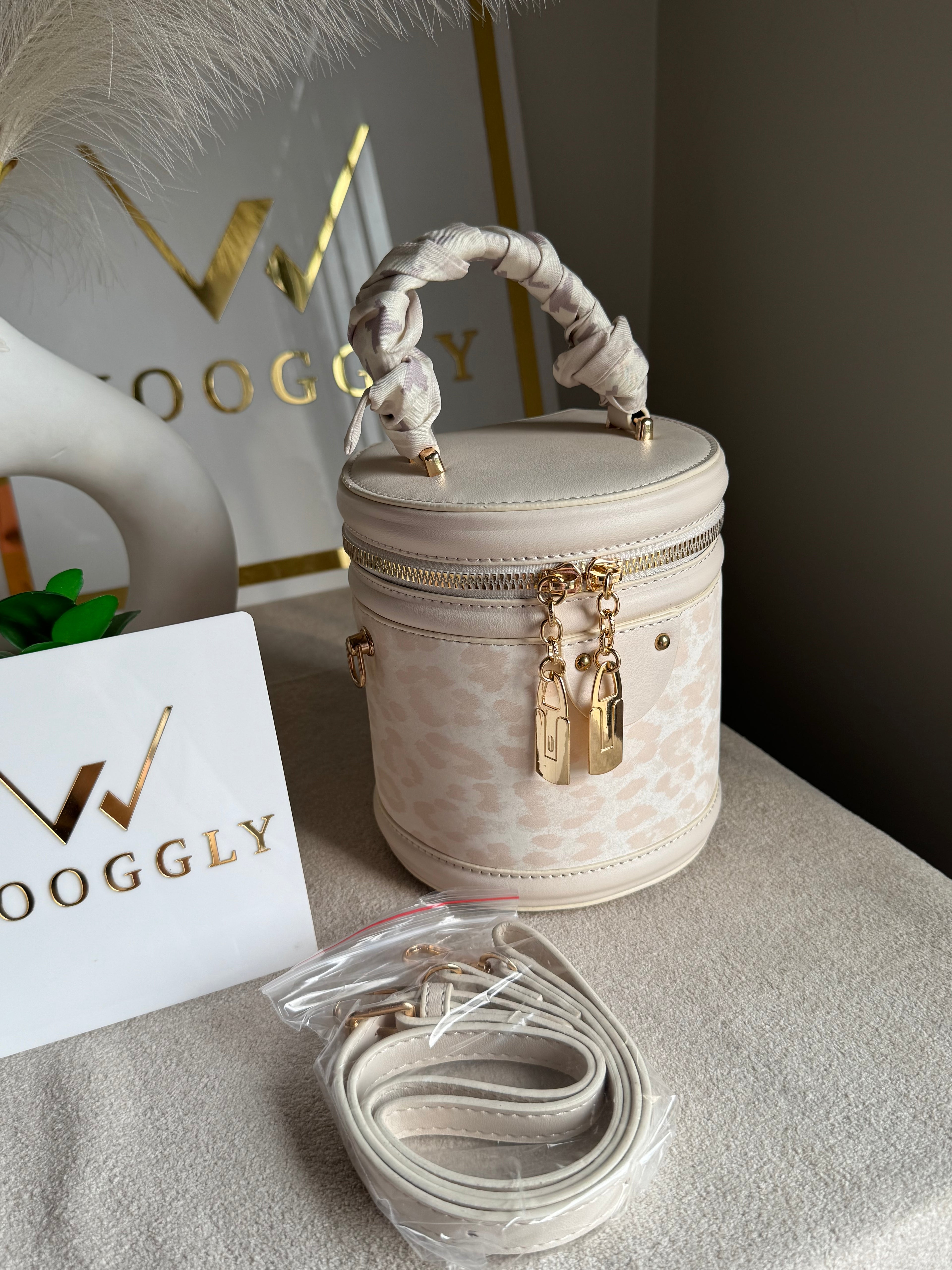 Cutest Crossbody Bag / Makeup Box White
