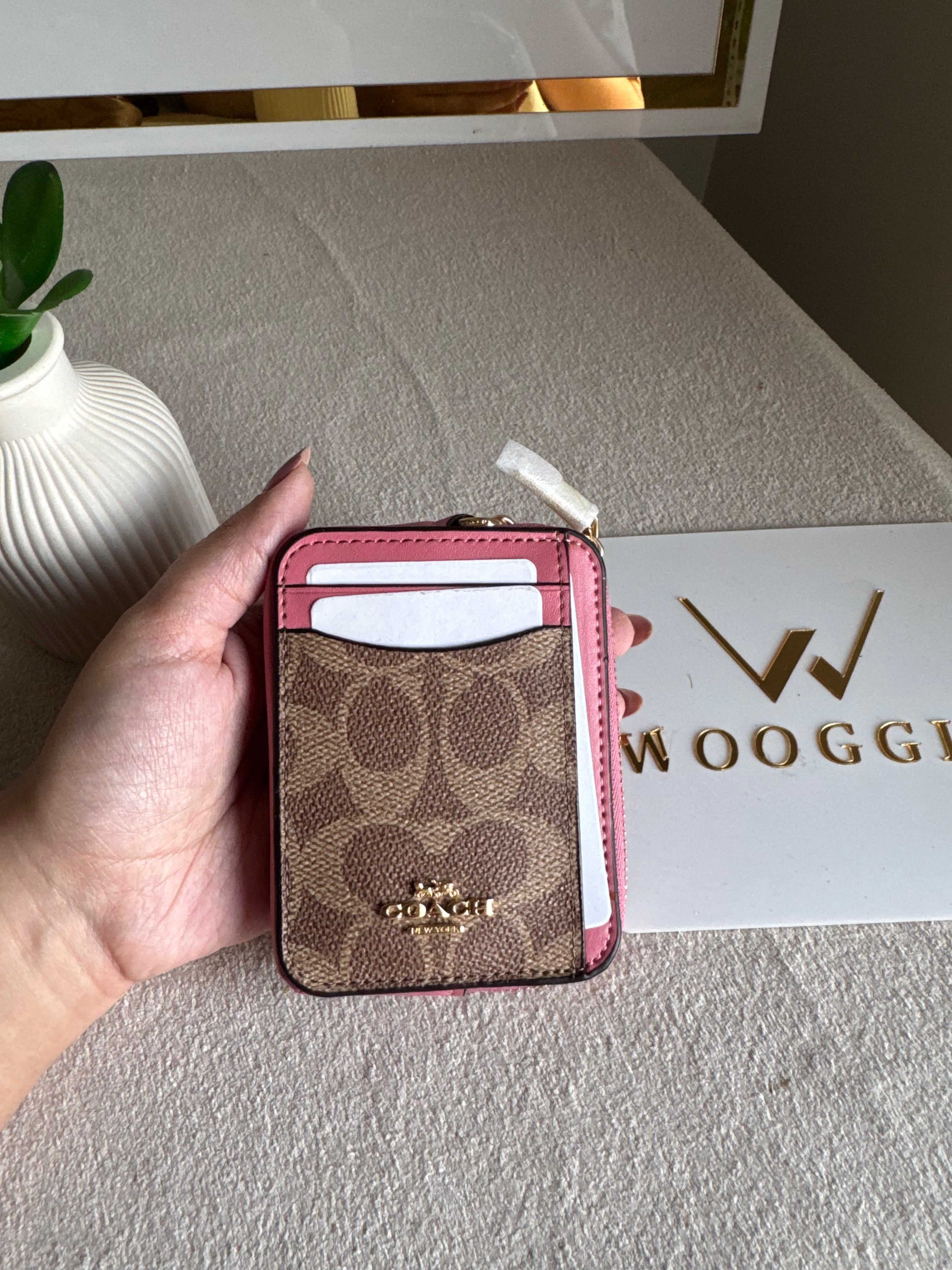 Coach Zip Card Case - Signature Apricot with Pink