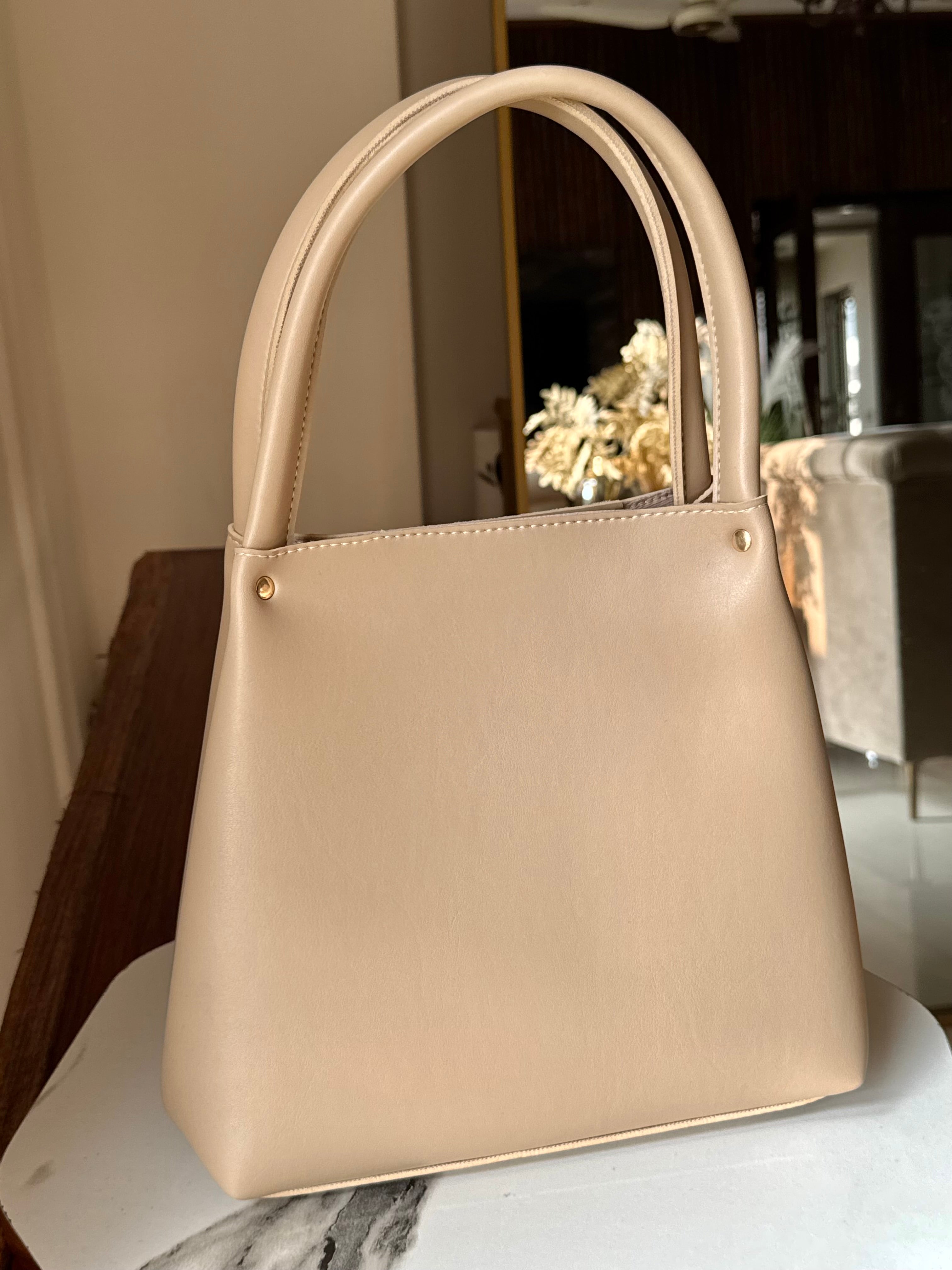 Velvet Puff Bag - Beige
