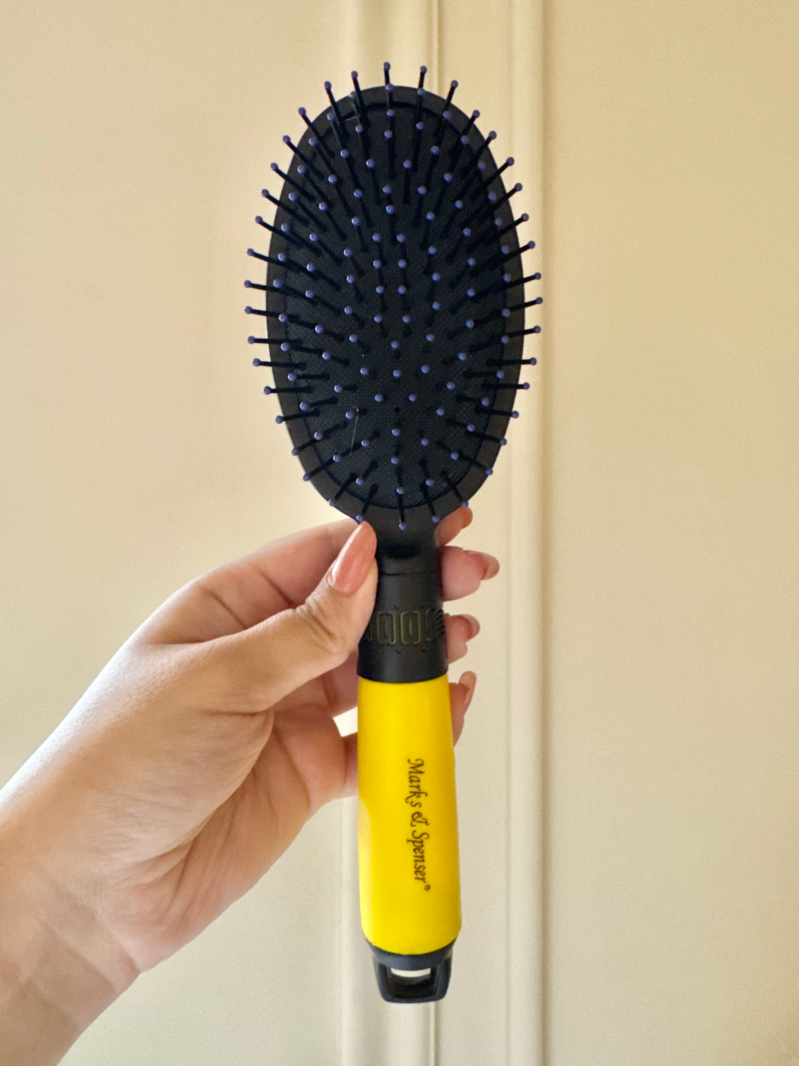 Softest Black & Yellow Brush