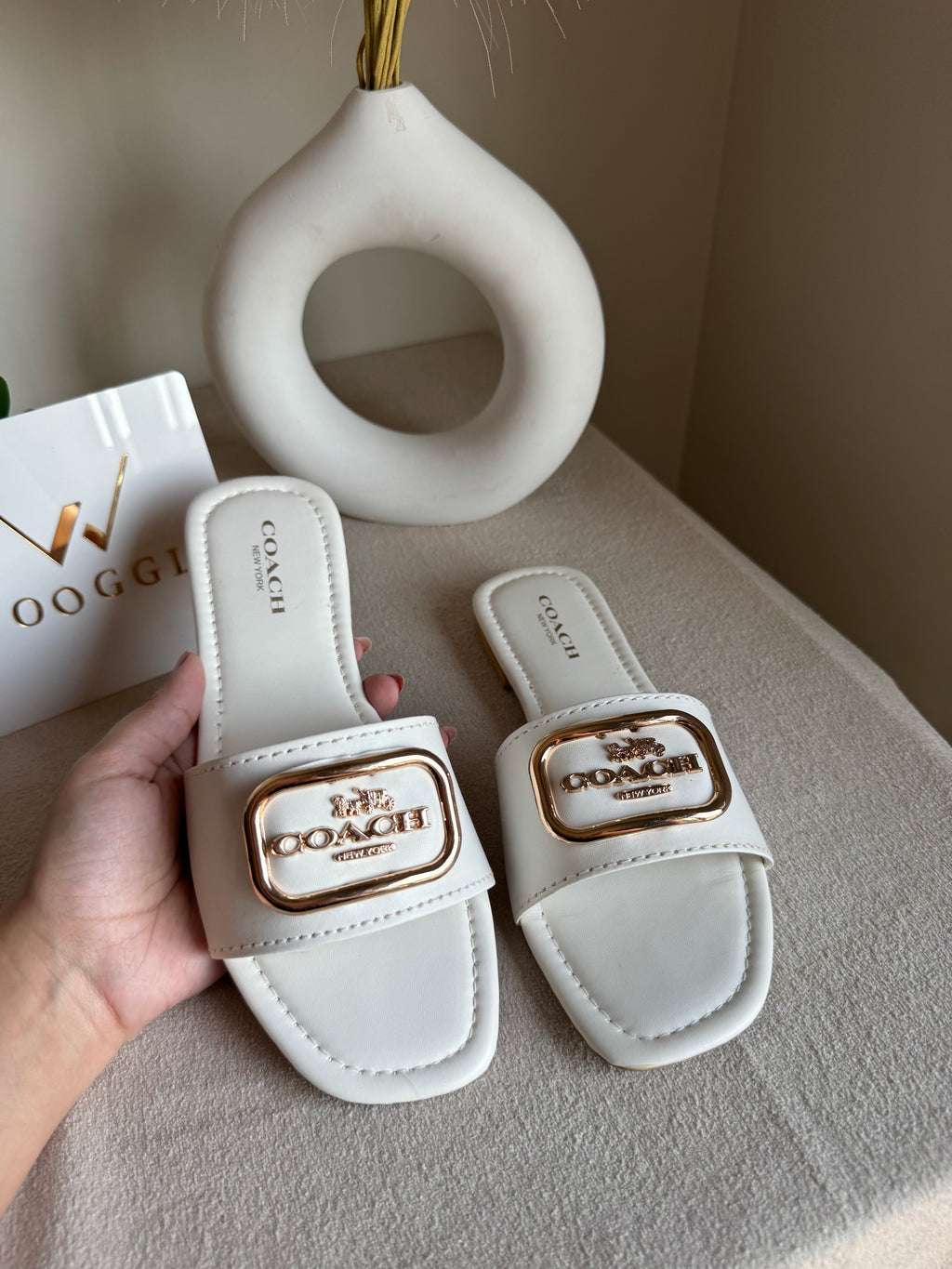 Minimal Coach Slides - White