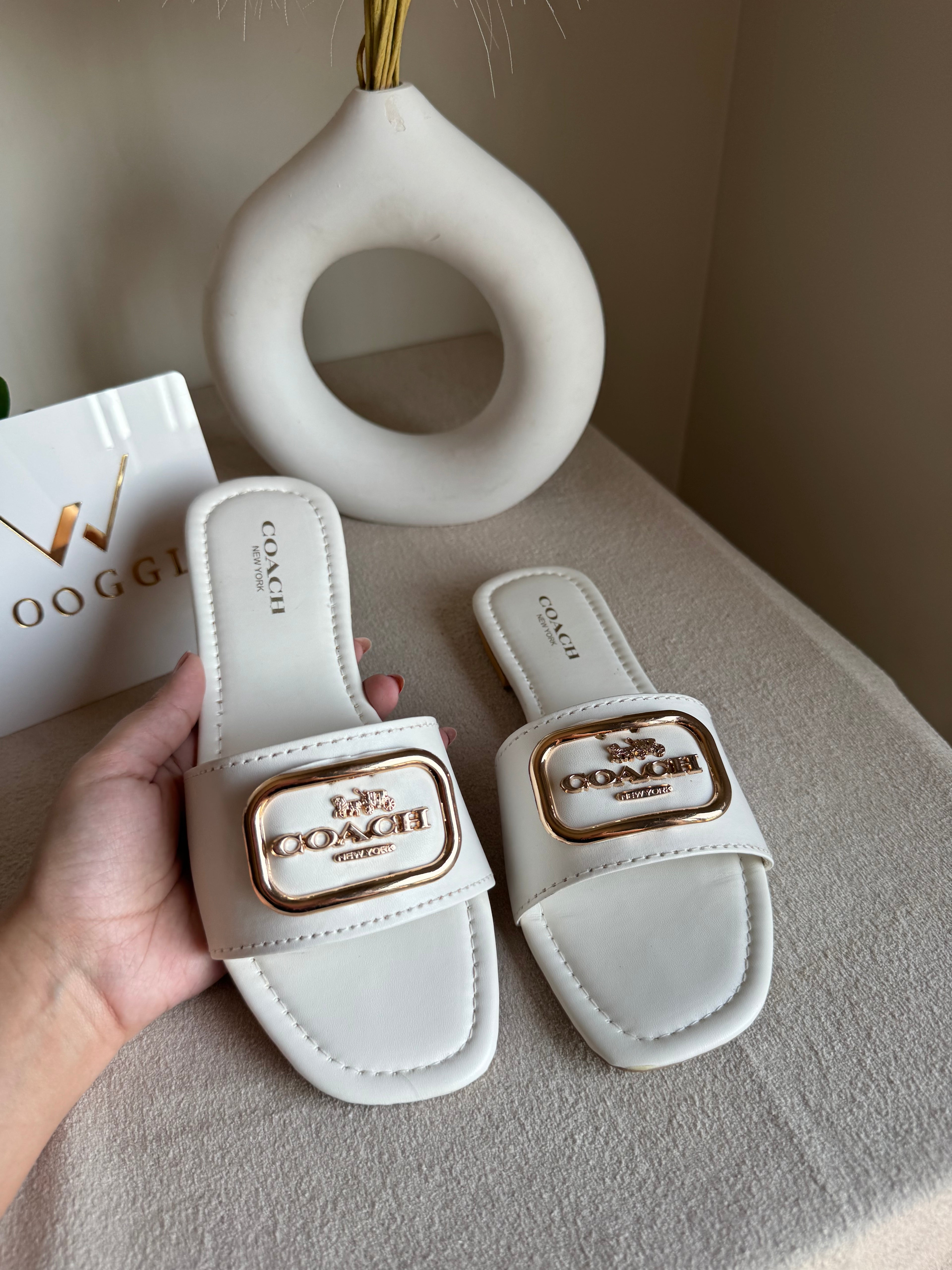 Minimal Coach Slides - White