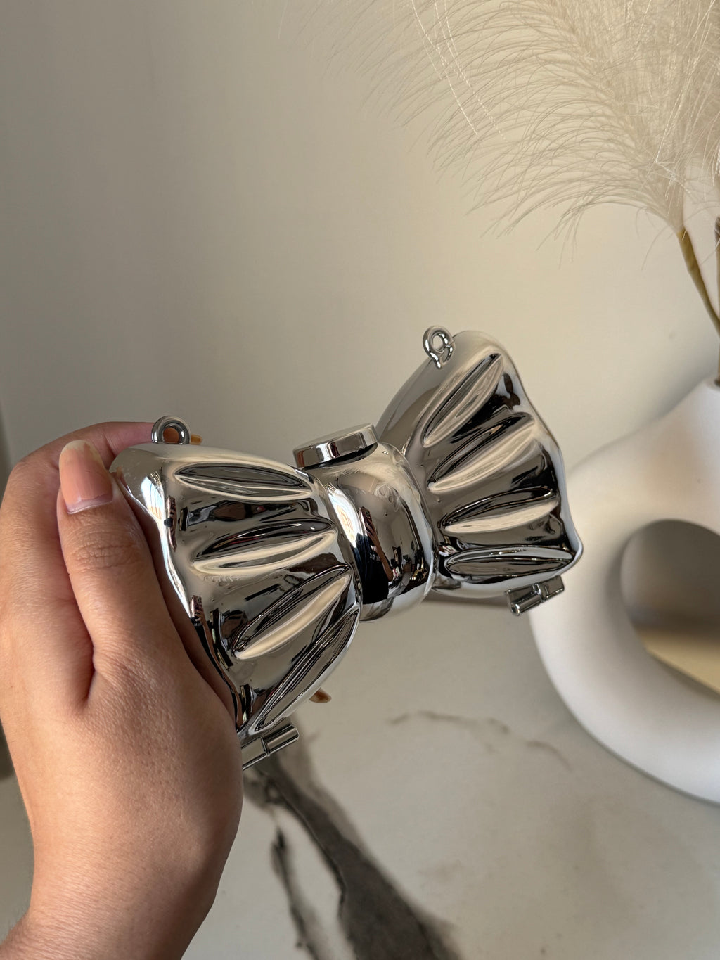 Bow Clutch - Silver with Chain