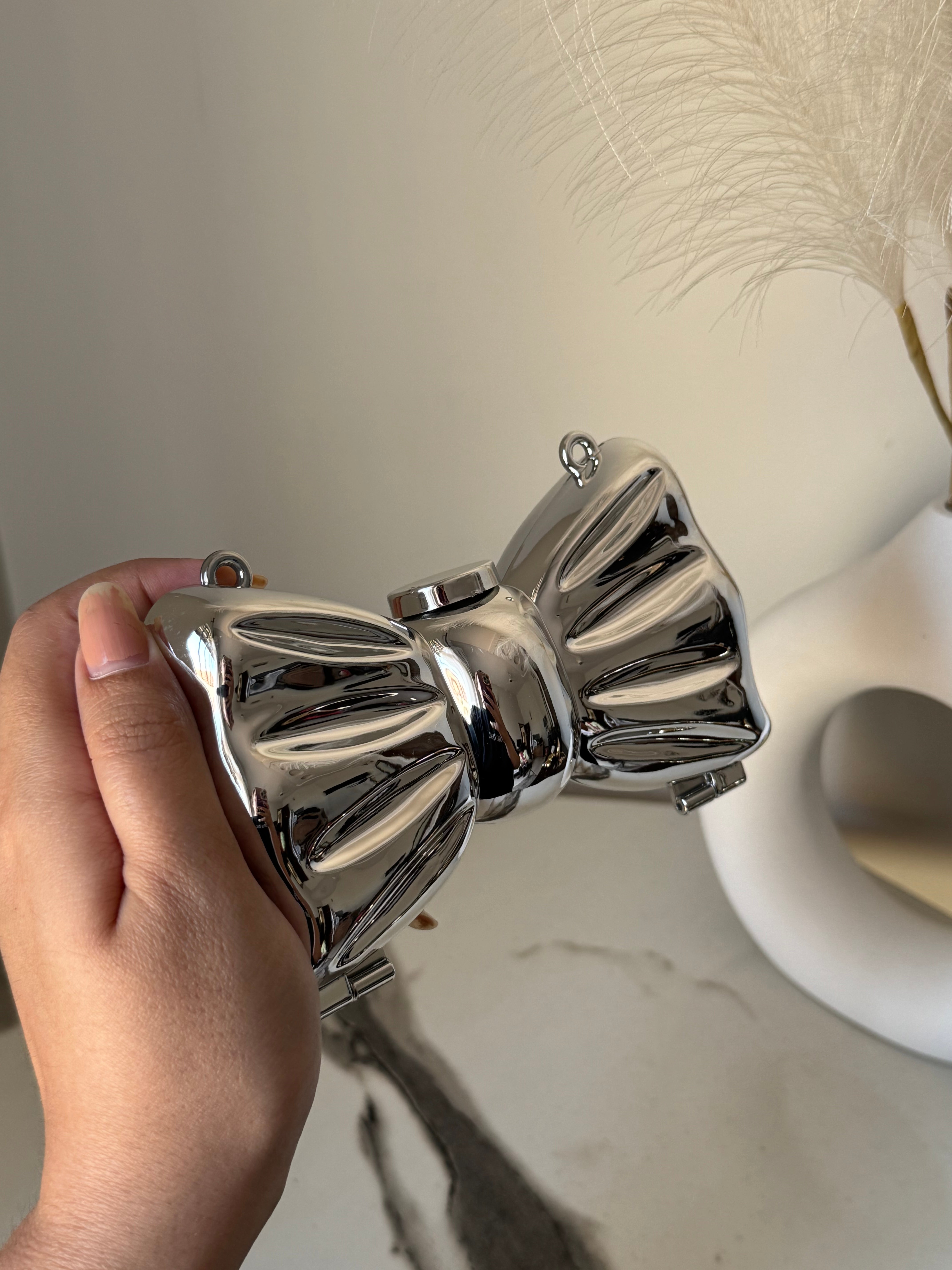 Bow Clutch - Silver with Chain
