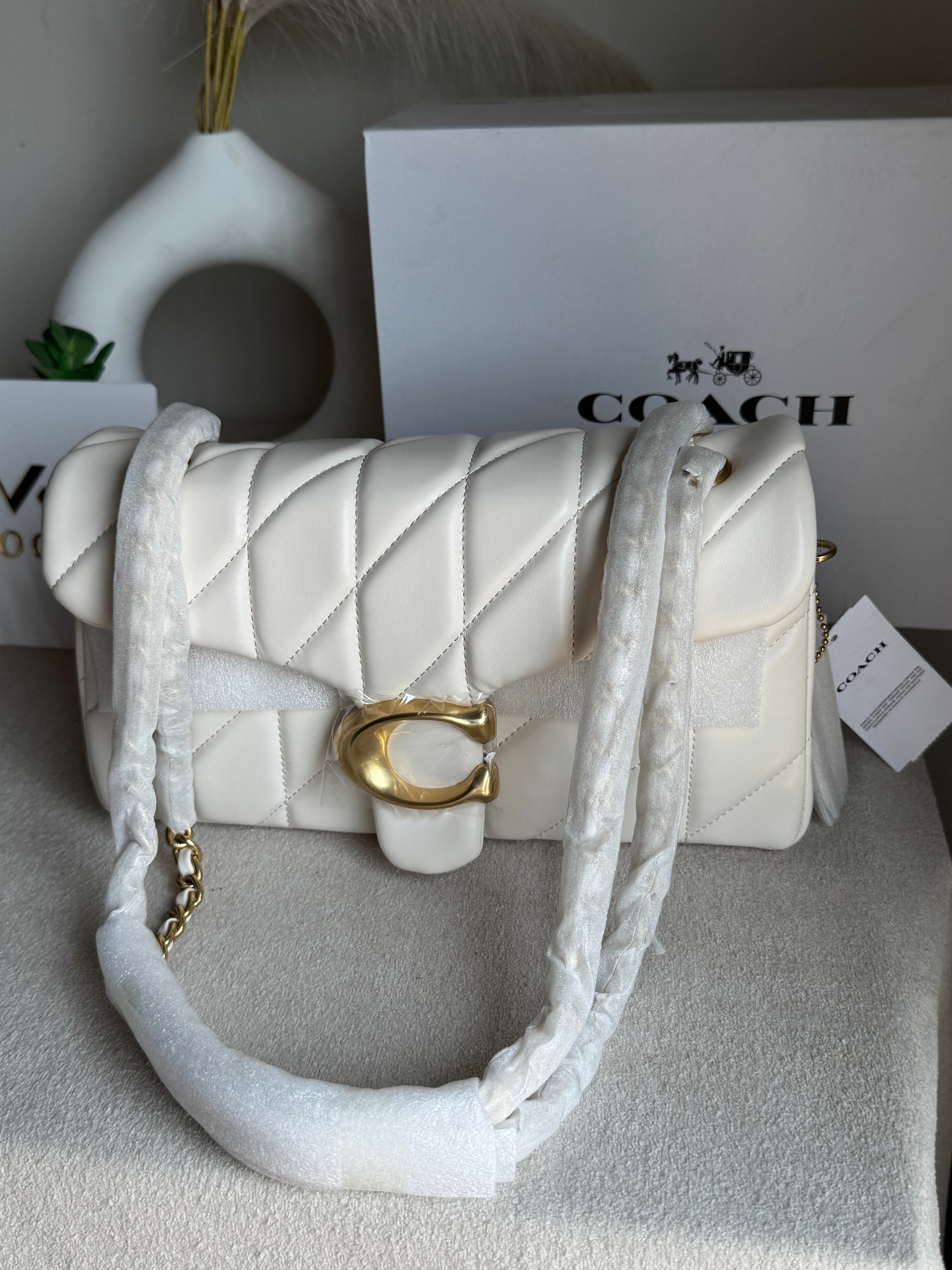 Quilted Tabby EXTREMELY PREMIUM (White) - BOX PACKING