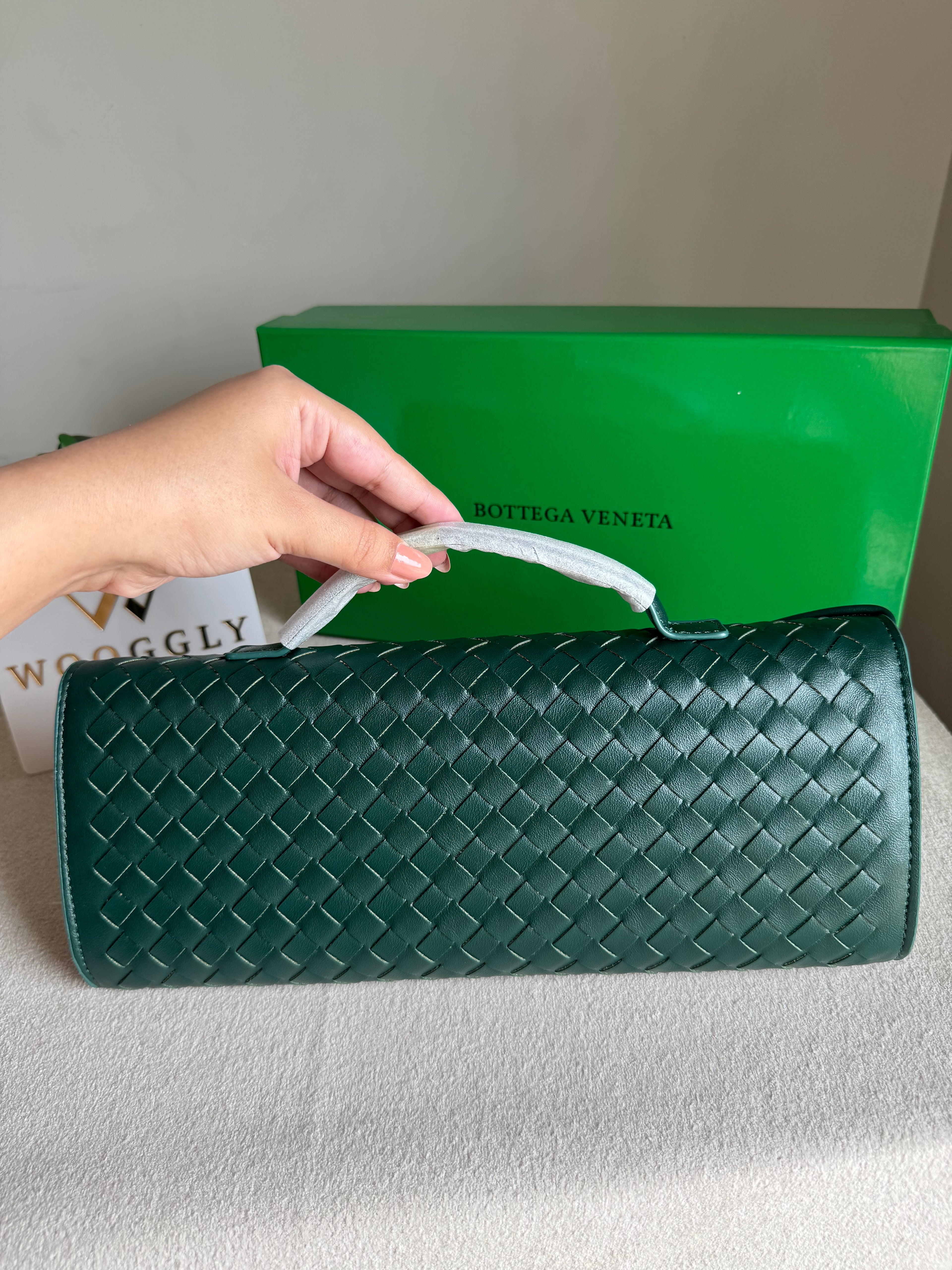 Premium Bottega Veneta Viral Bag with BOX Packing - Green
