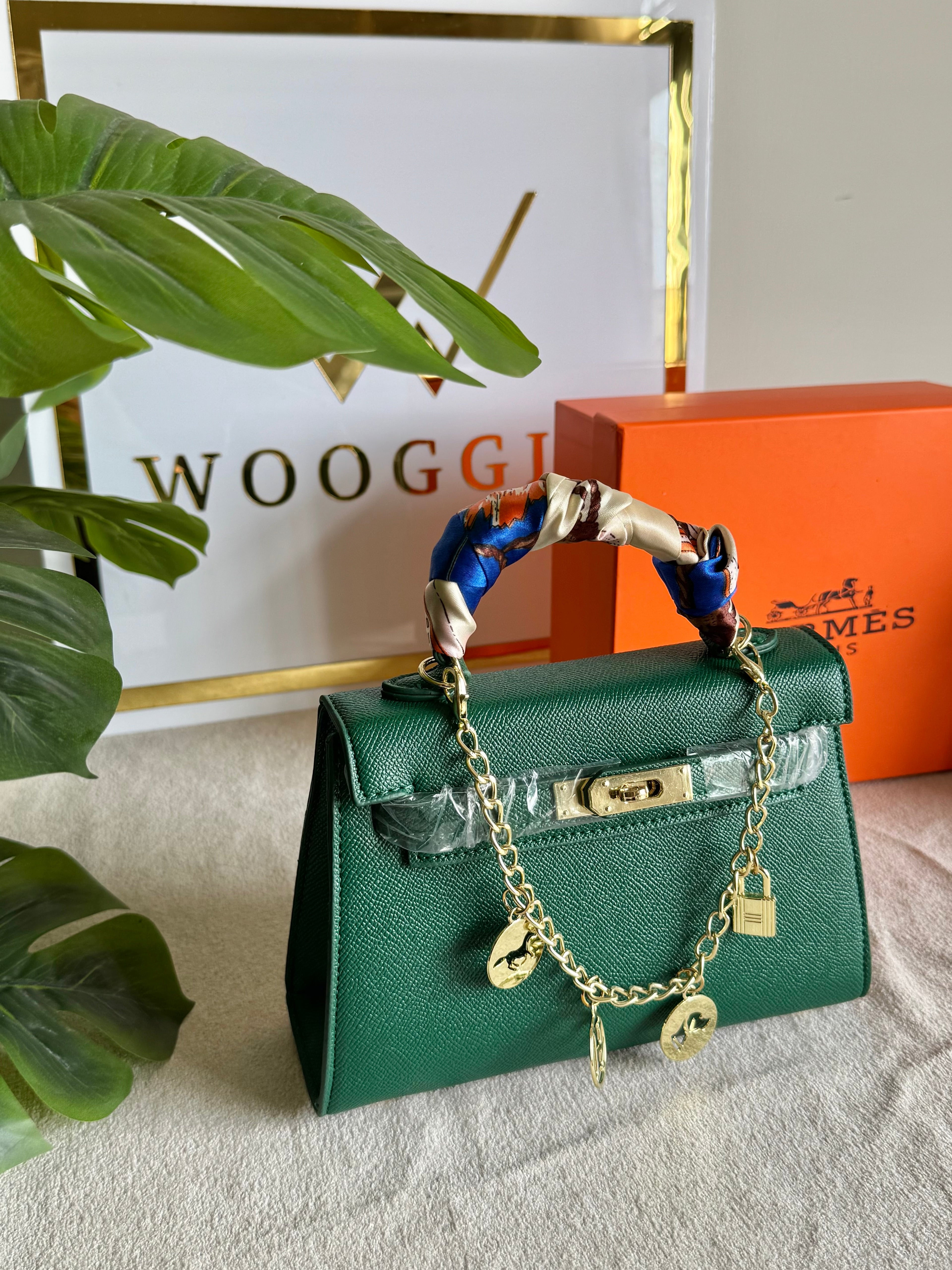Hermes Kelly BOX PACKING with Chain and Silk Scarf (Green)