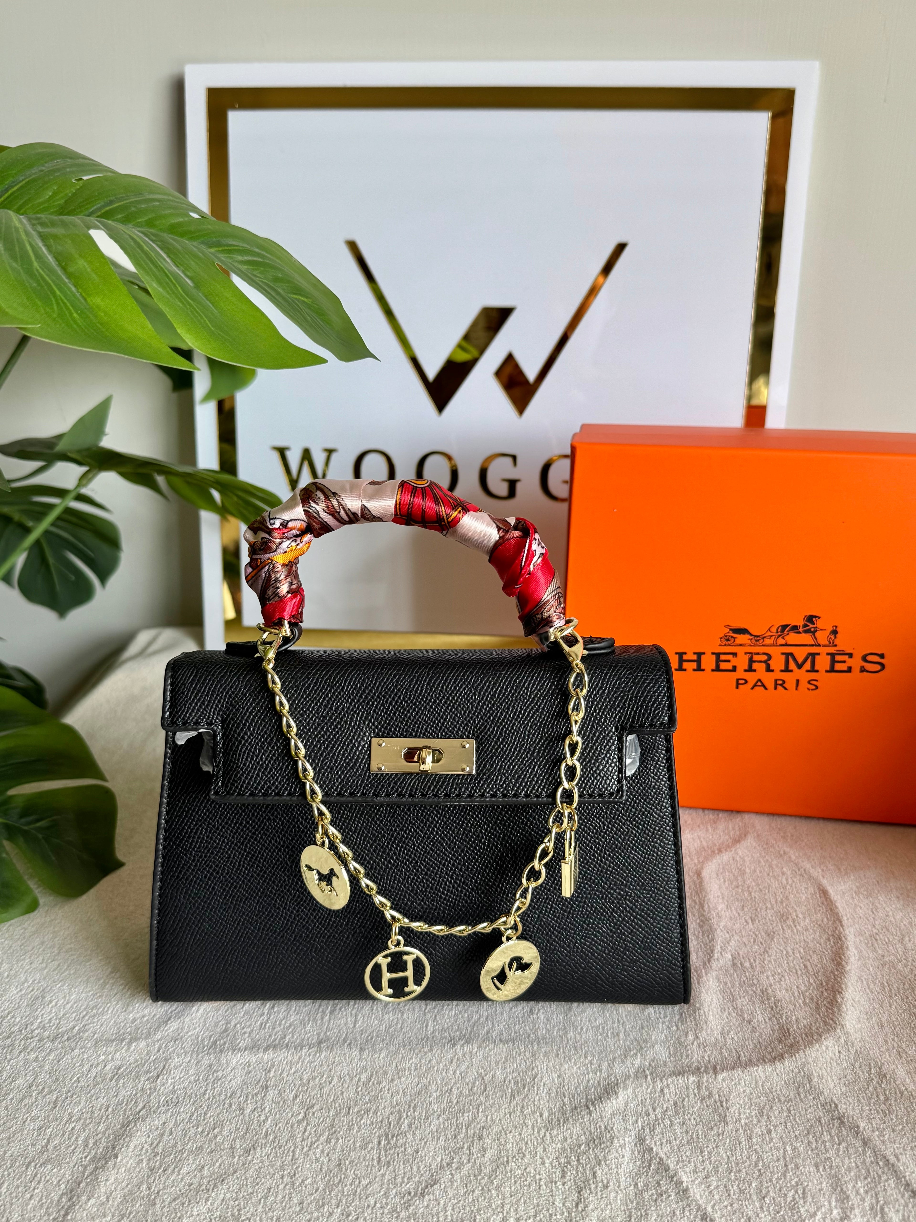 Hermes Kelly BOX PACKING with Chain and Silk Scarf (Black)