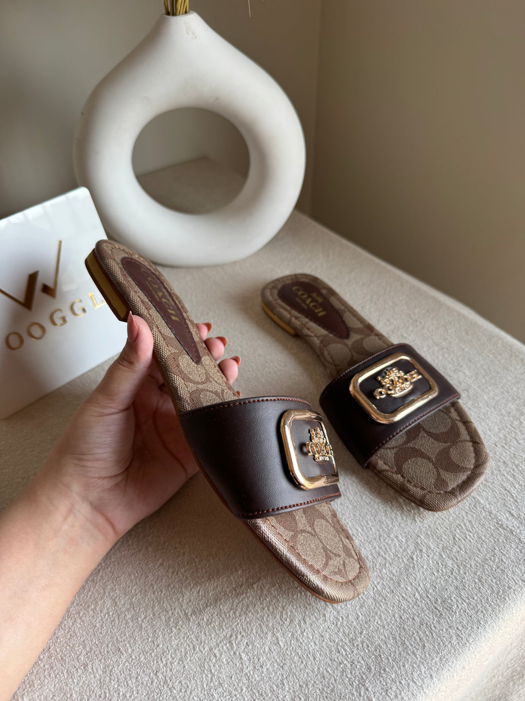 Minimal Coach Slides - Signature Brown