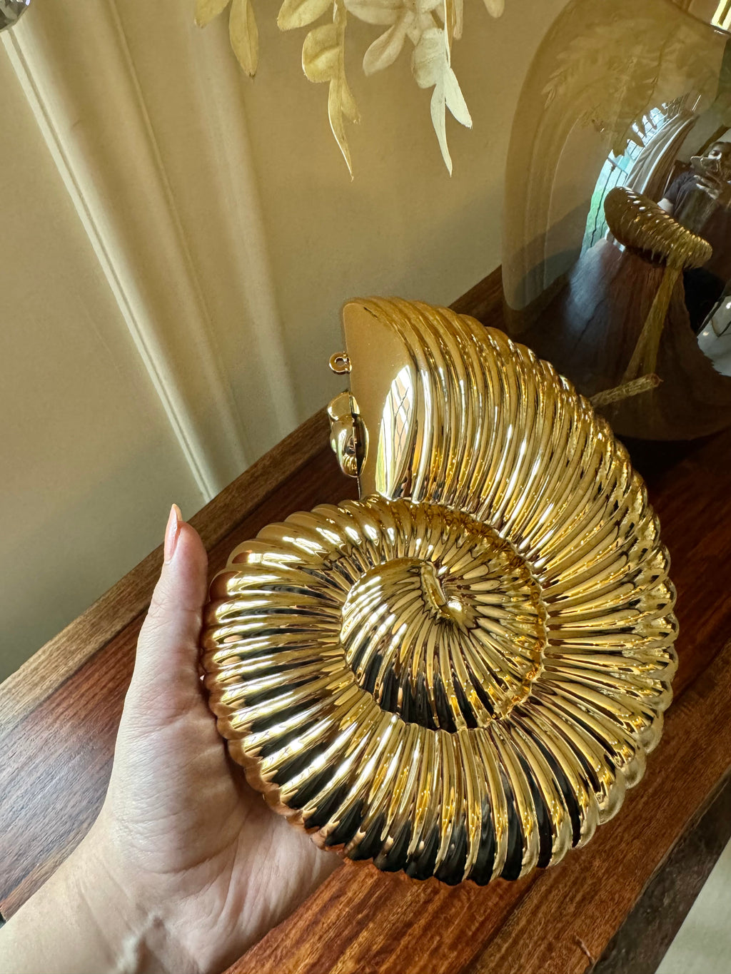 LUXURY Shell Clutch with Gold Chain - BIG SIZE