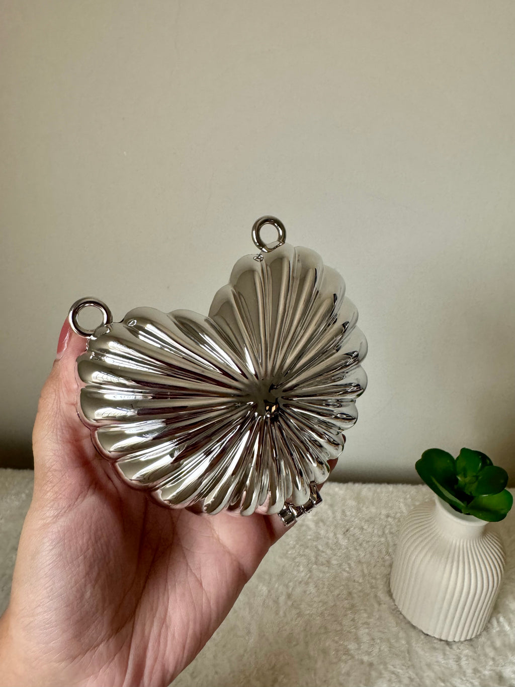 Acrylic Heart Clutch - Silver with Chain