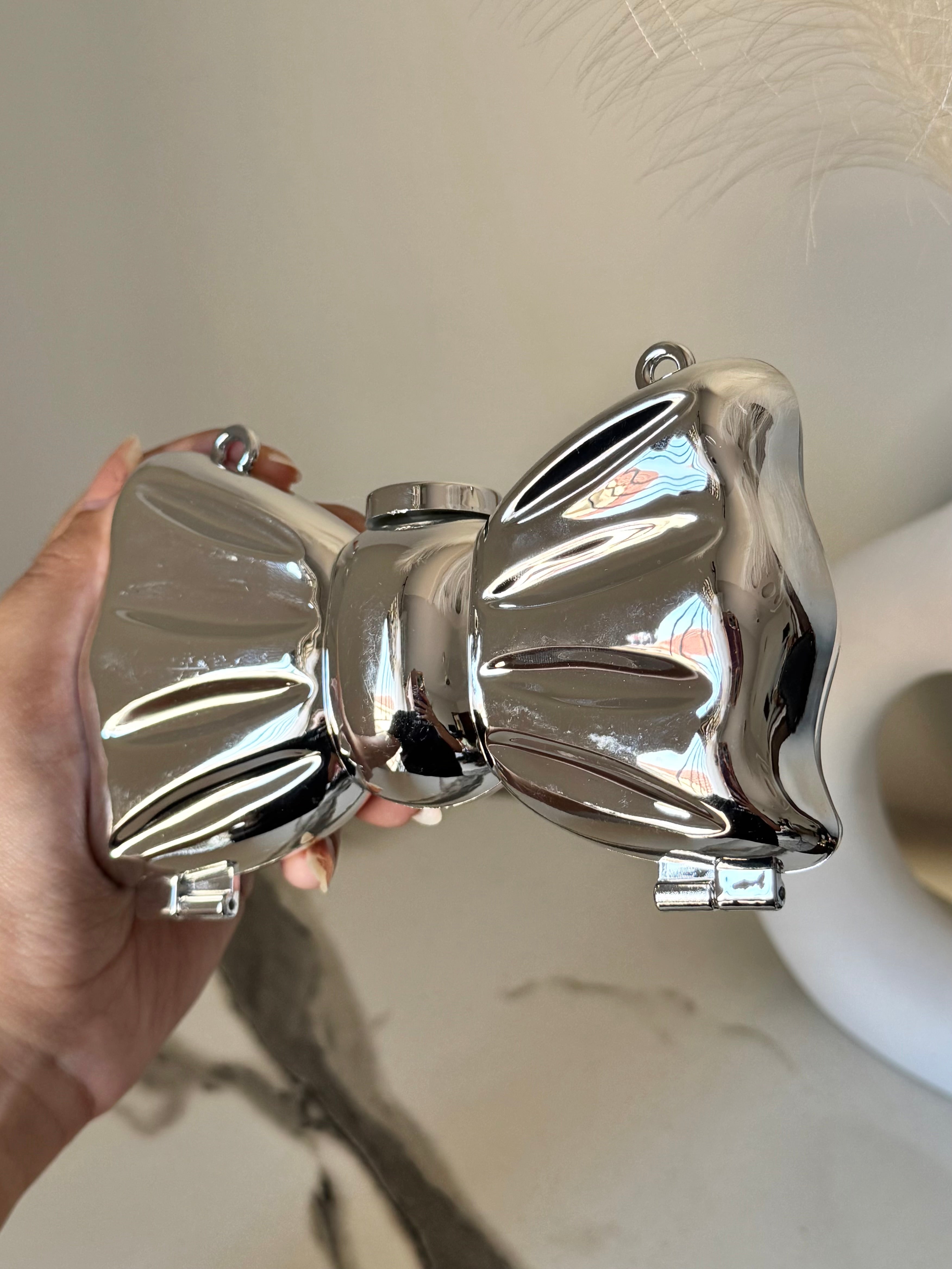 Bow Clutch - Silver with Chain