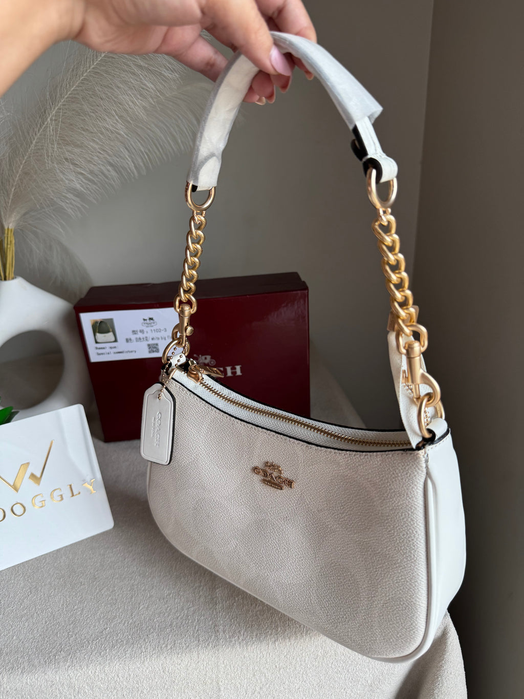 COACH TERI PREMIUM (White) - BOX PACKING