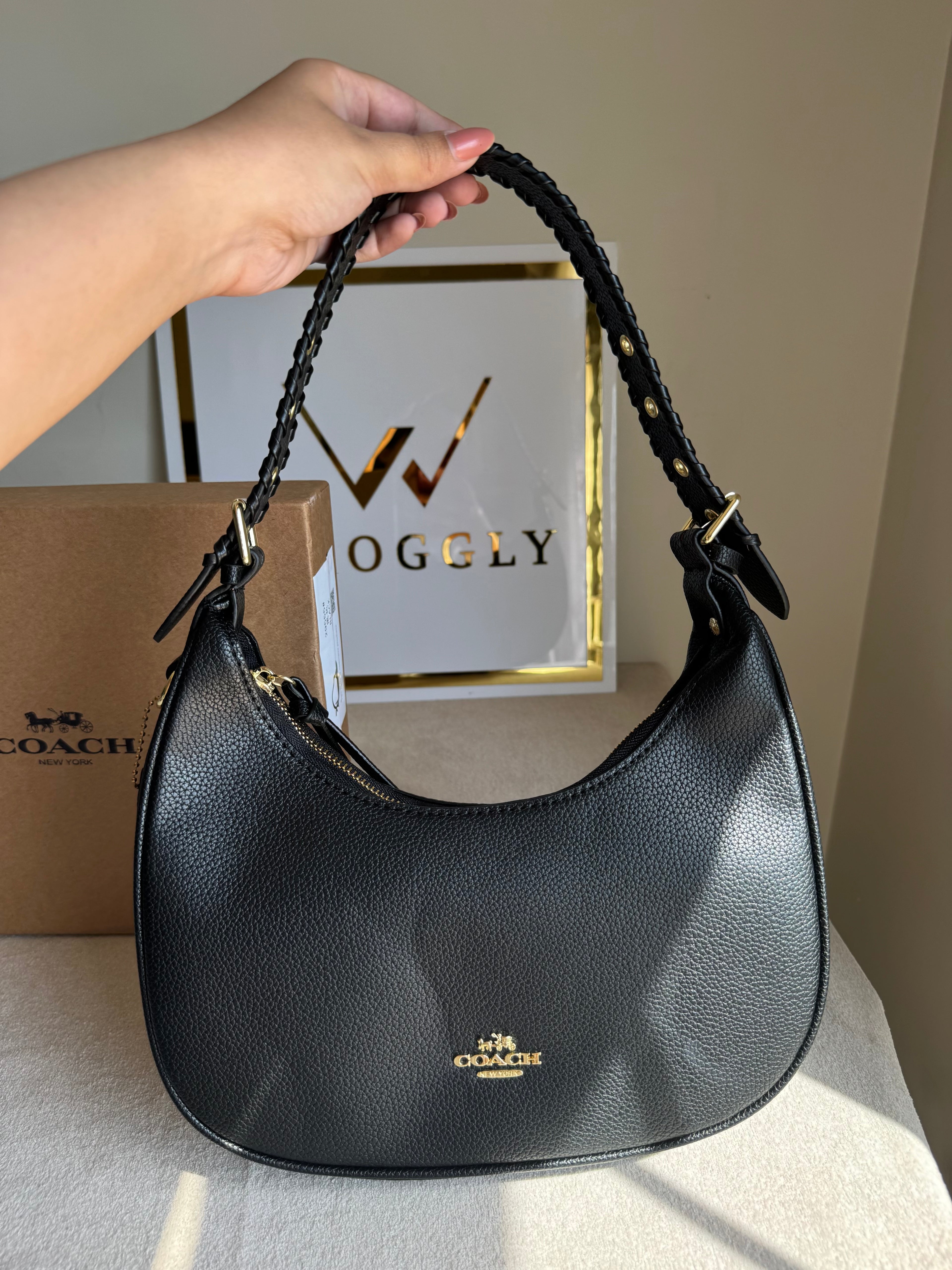 Coach Hobo Bag - Black  (BOX PACKING)