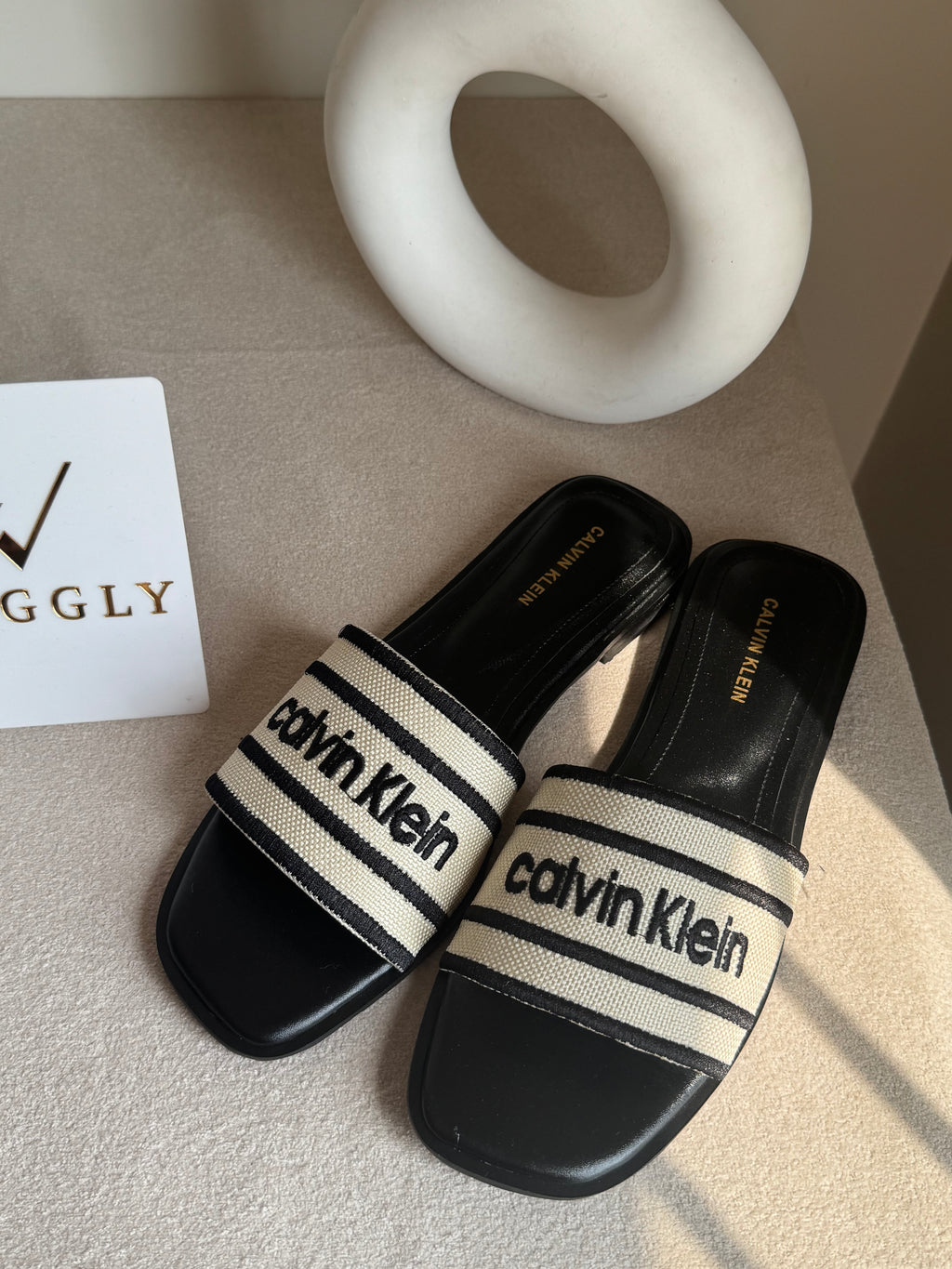 Chic CK Slides - Black & White