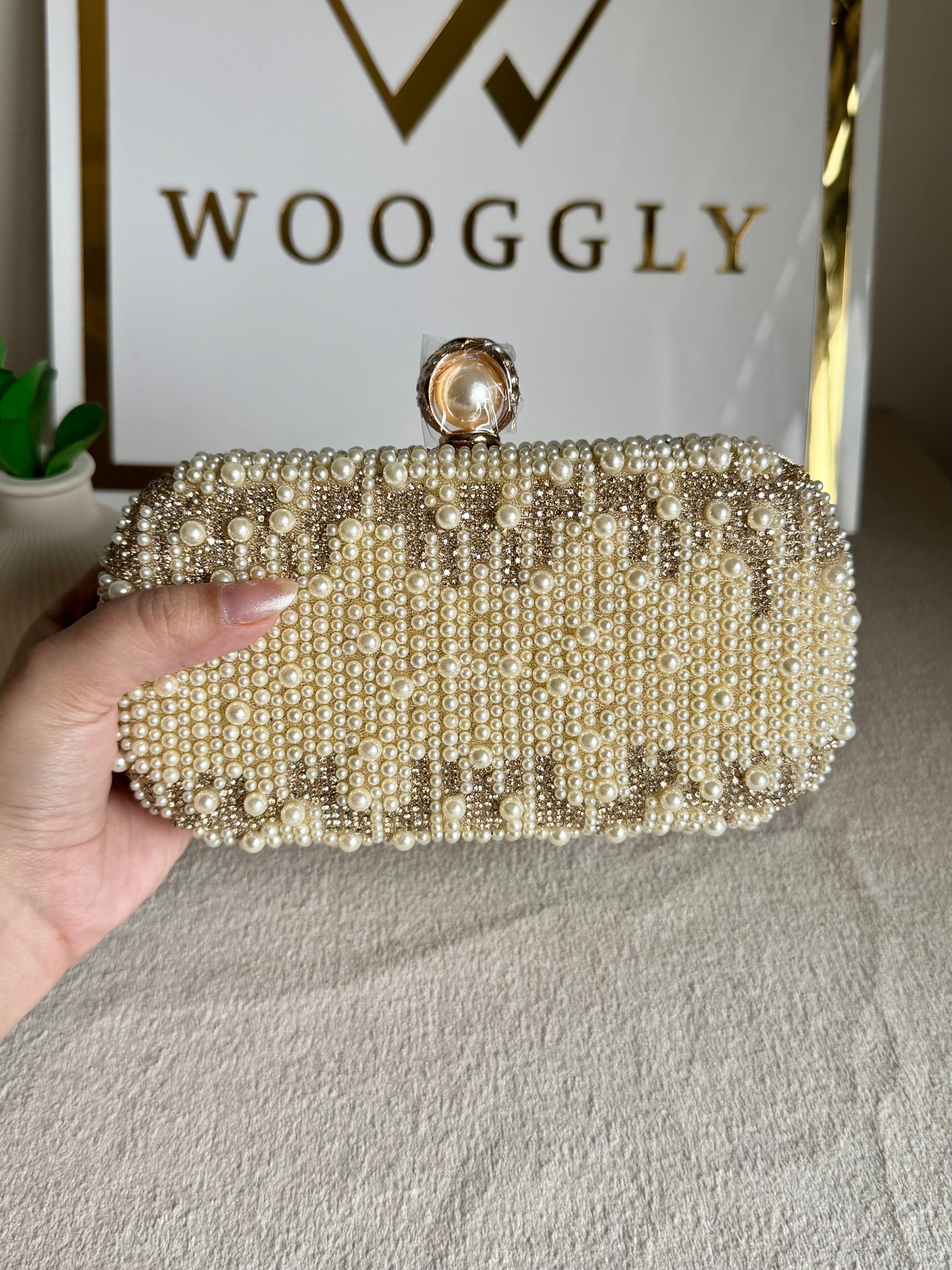 Regal Pearl Clutch