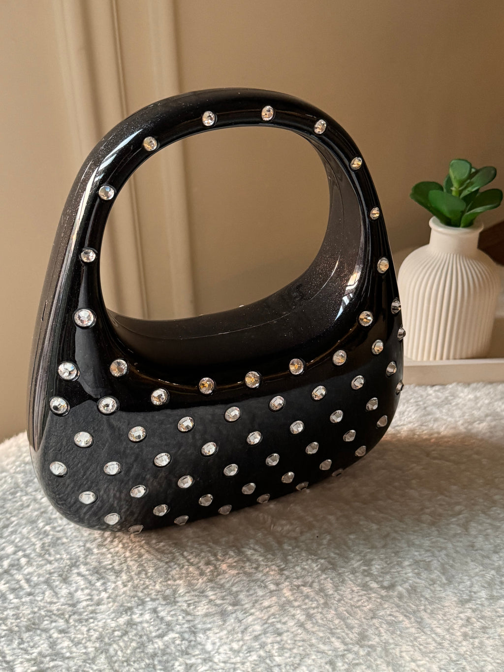 Glimmer Clutch (Black) with Long Chain