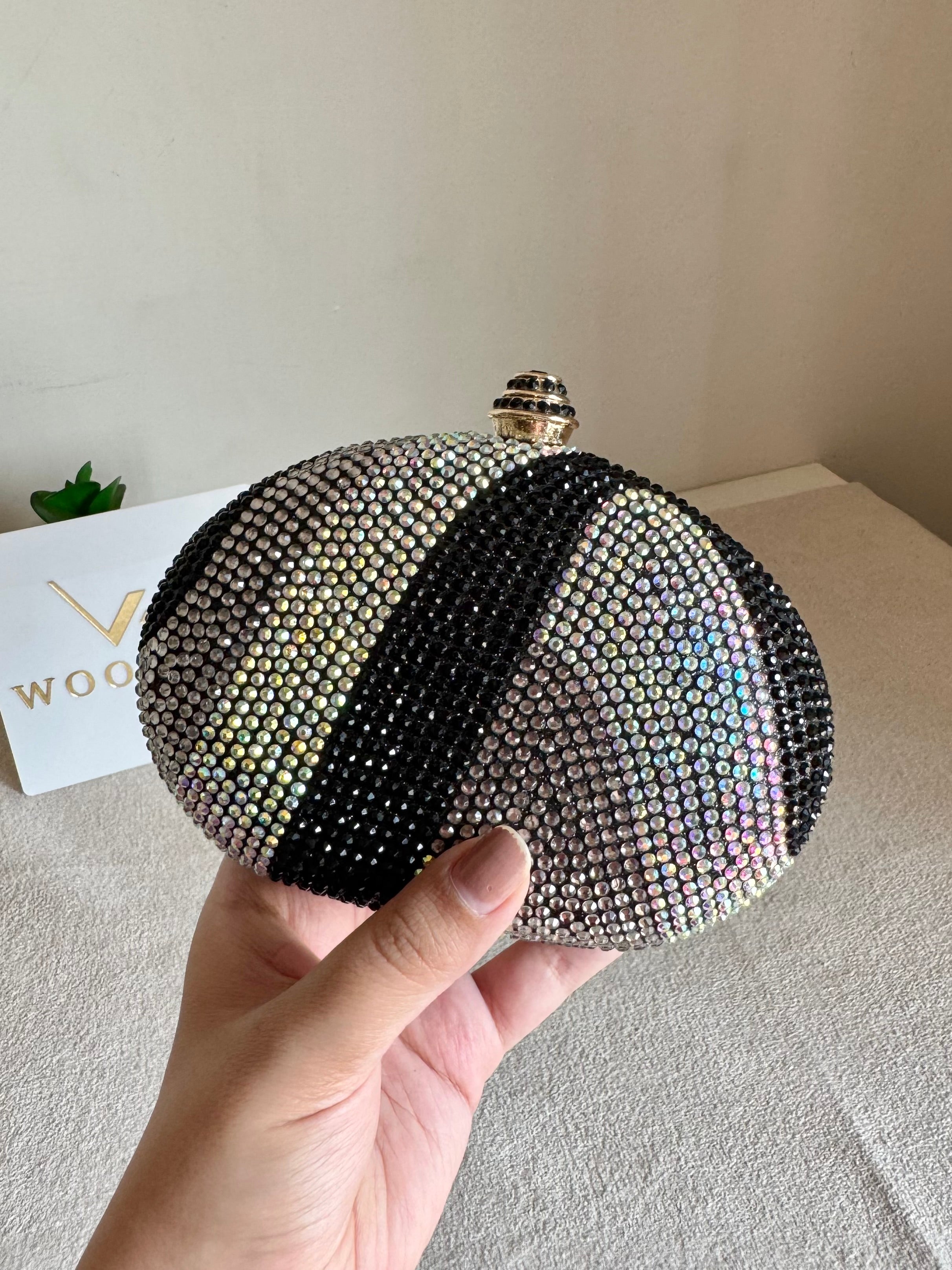 High Quality Luxe Statement Clutch - Black
