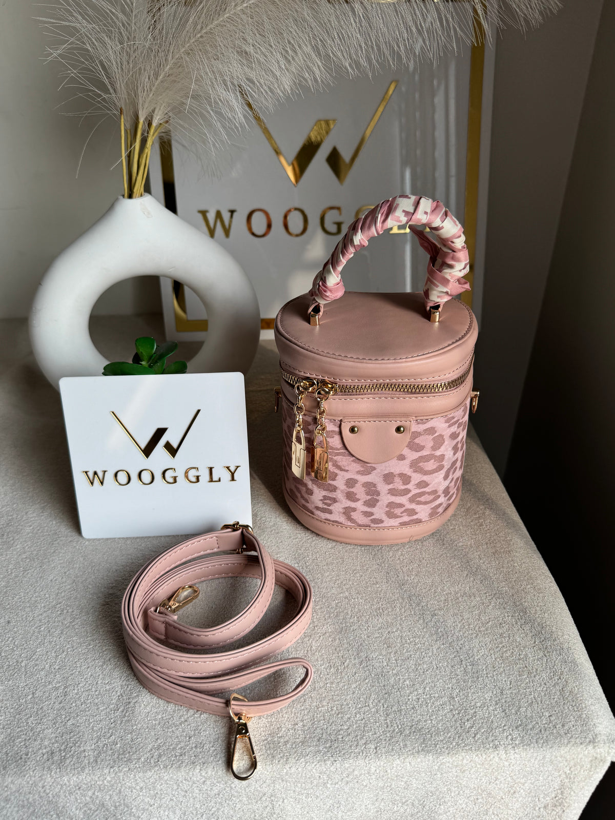 Cutest Crossbody Bag / Makeup Box Pink