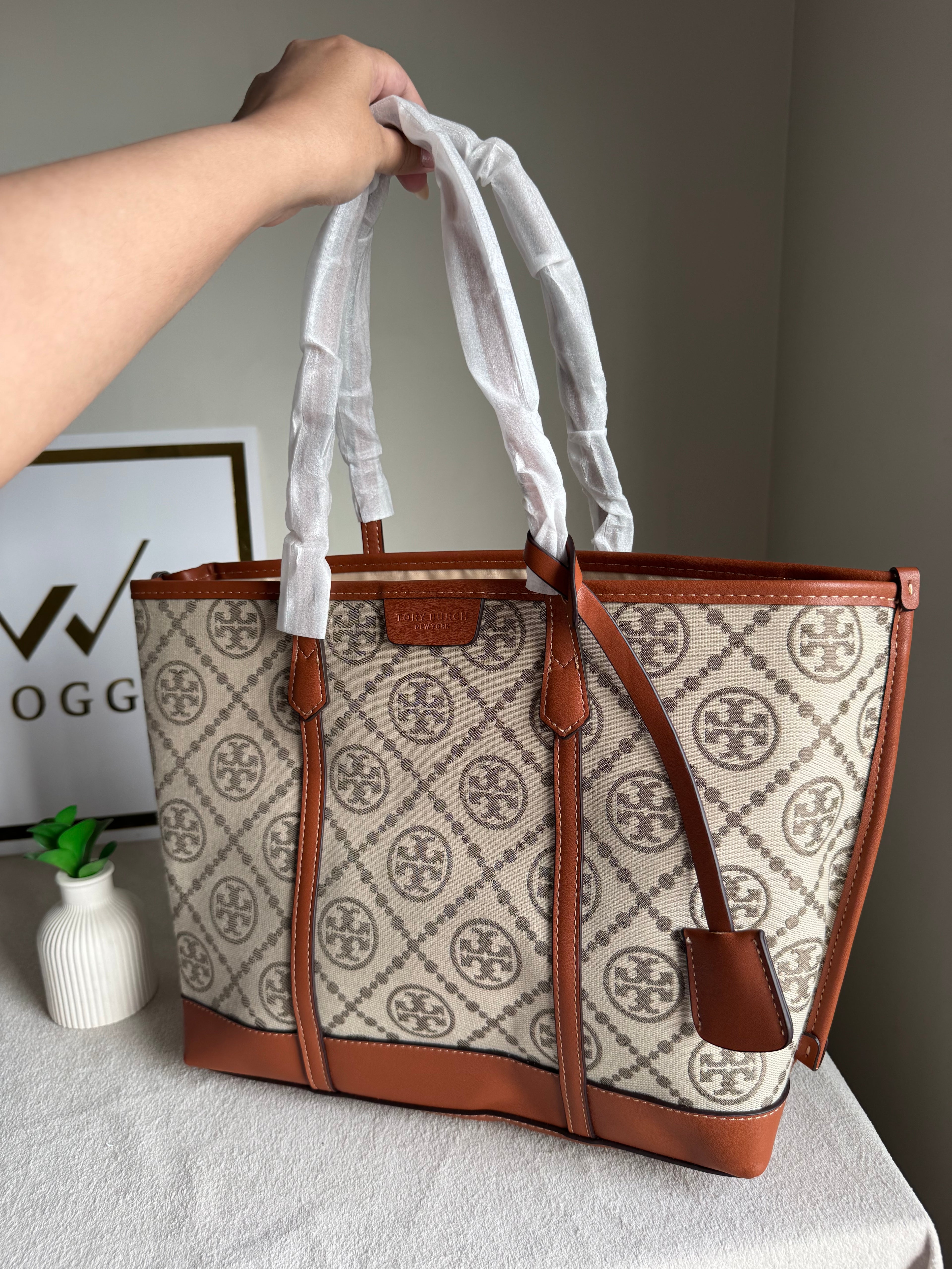 Tory Burch Tote Bag - Beige & Brown